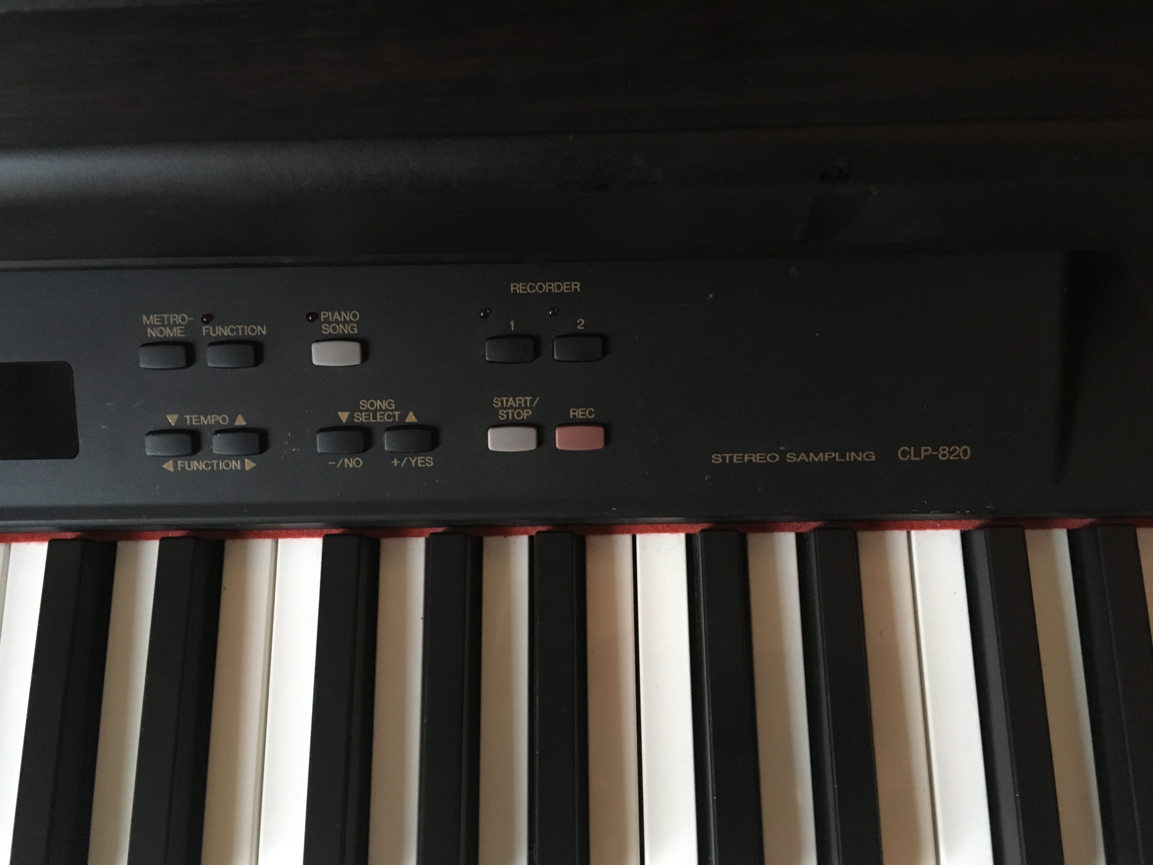 Clavinova CLP820 Yamaha Clavinova CLP820 Audiofanzine