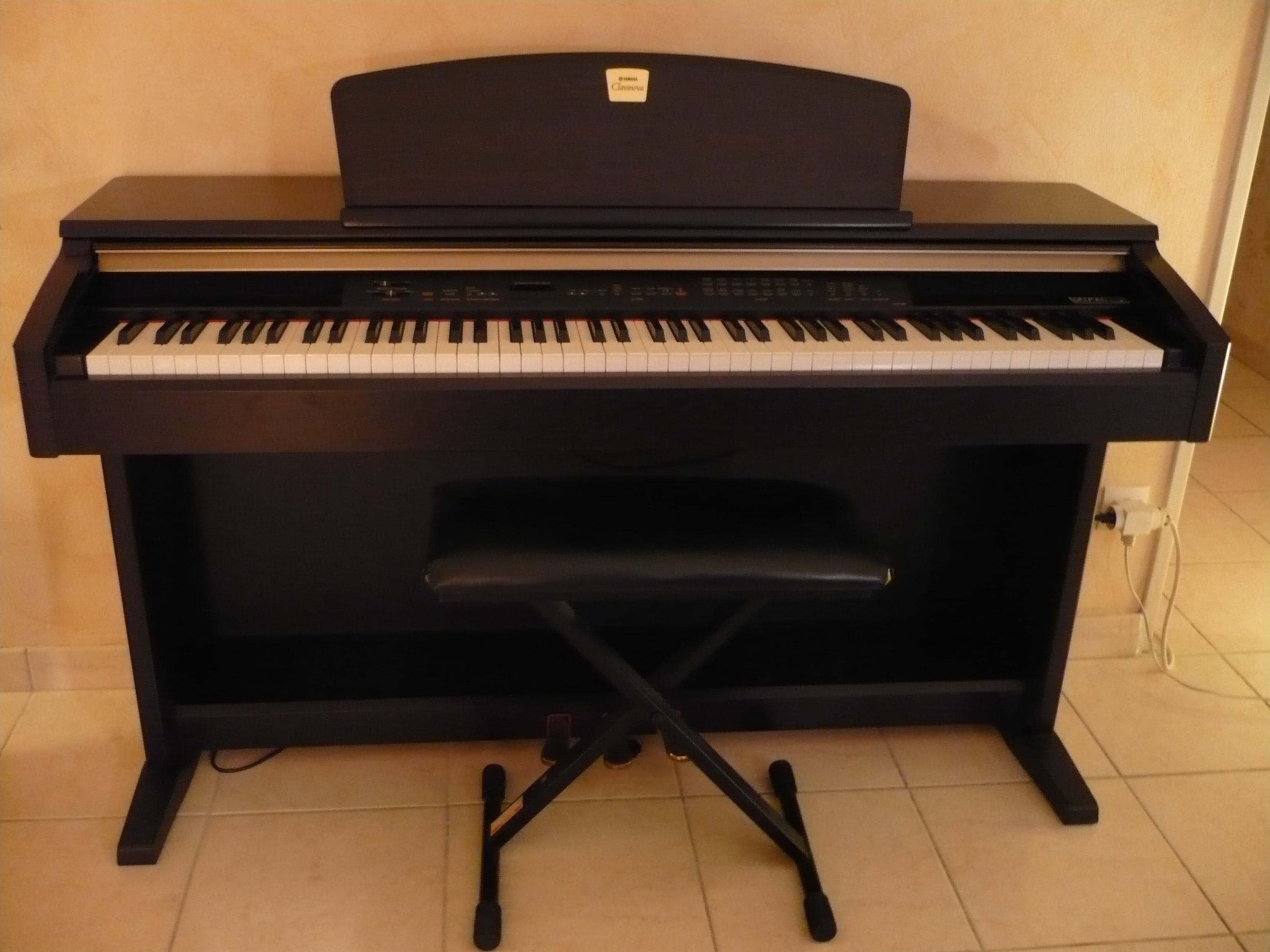 Yamaha CLP 130 Image 600245 Audiofanzine yamaha-clp-130-image-600245-audiofanzine