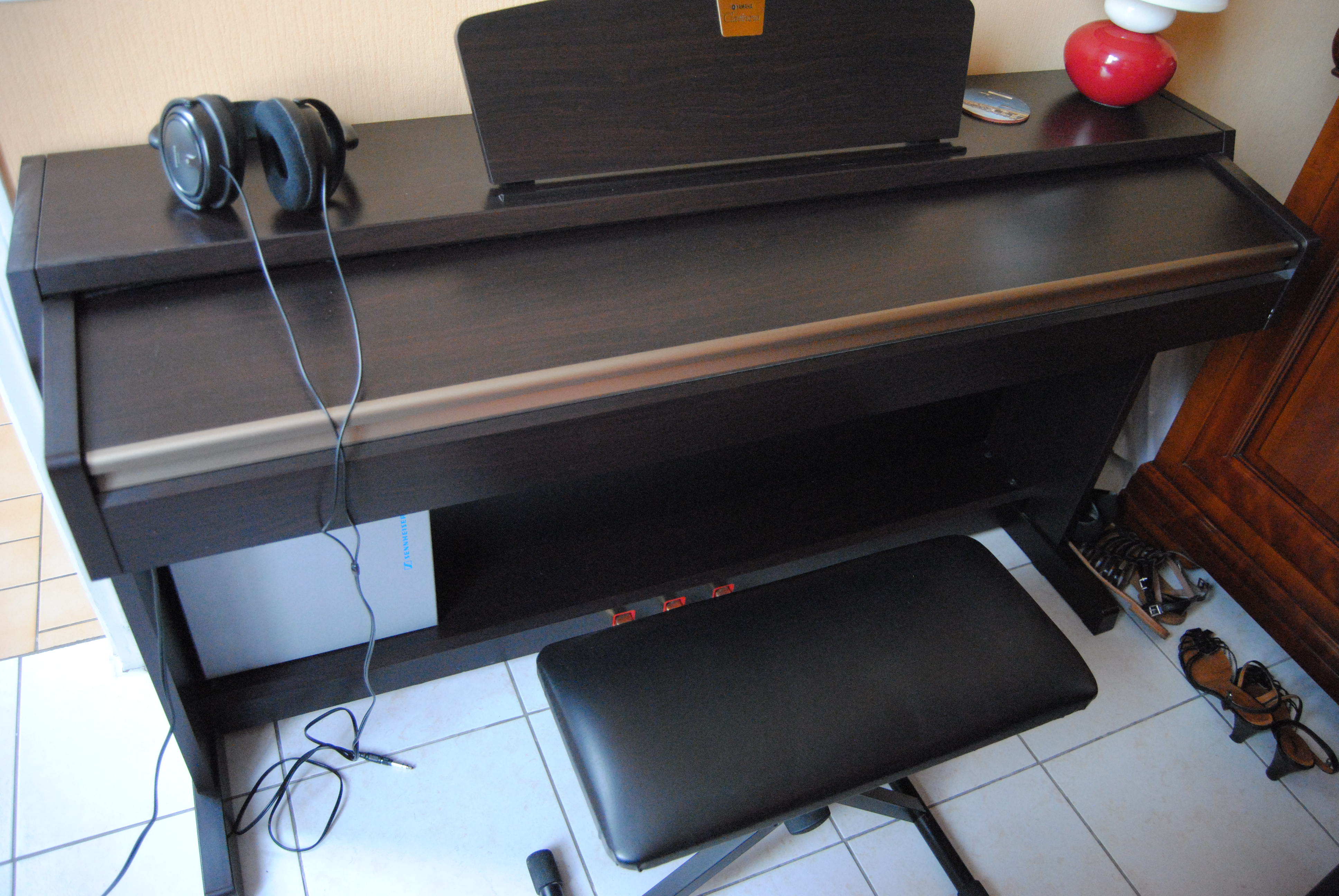 Photo Yamaha CLP-220 : Yamaha Clavinova CLP-220 (#447936) - Audiofanzine