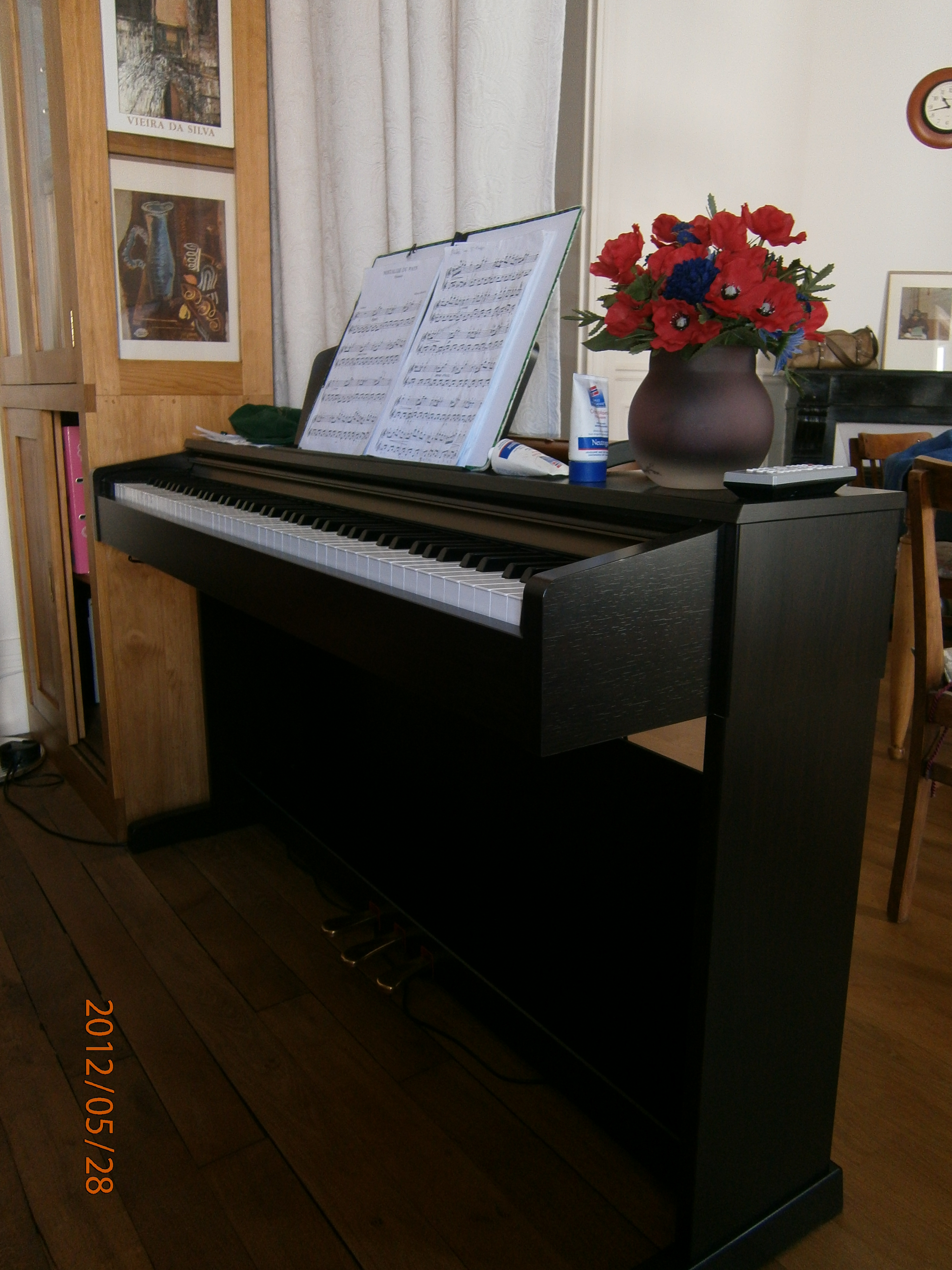 Photo Yamaha CLP-320 : Yamaha Clavinova CLP-320 (#401887) - Audiofanzine