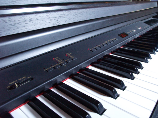 Photo Yamaha CLP-411 : Yamaha Clavinova CLP-411 (#295224) - Audiofanzine