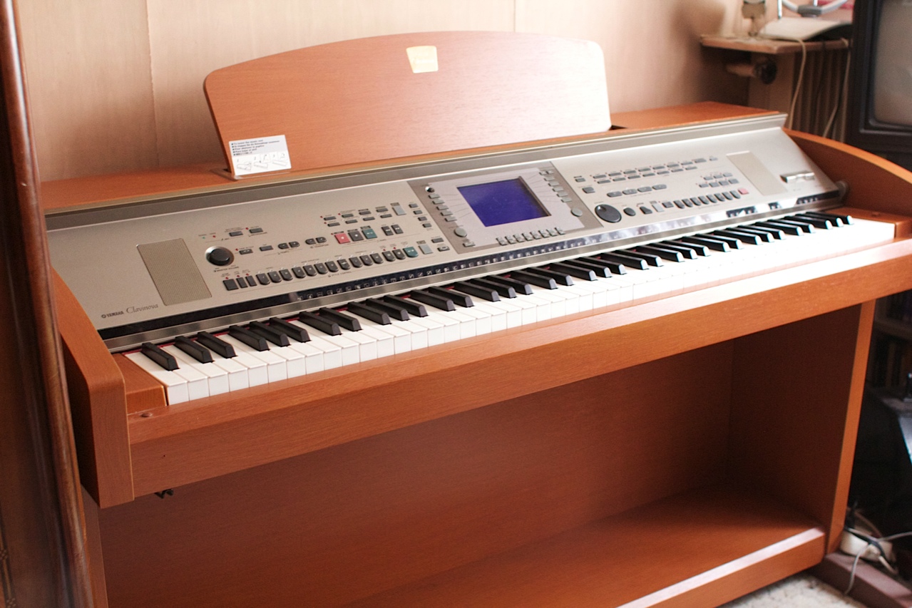 photo yamaha cvp-303 : yamaha clavinova cvp-303c (#451808