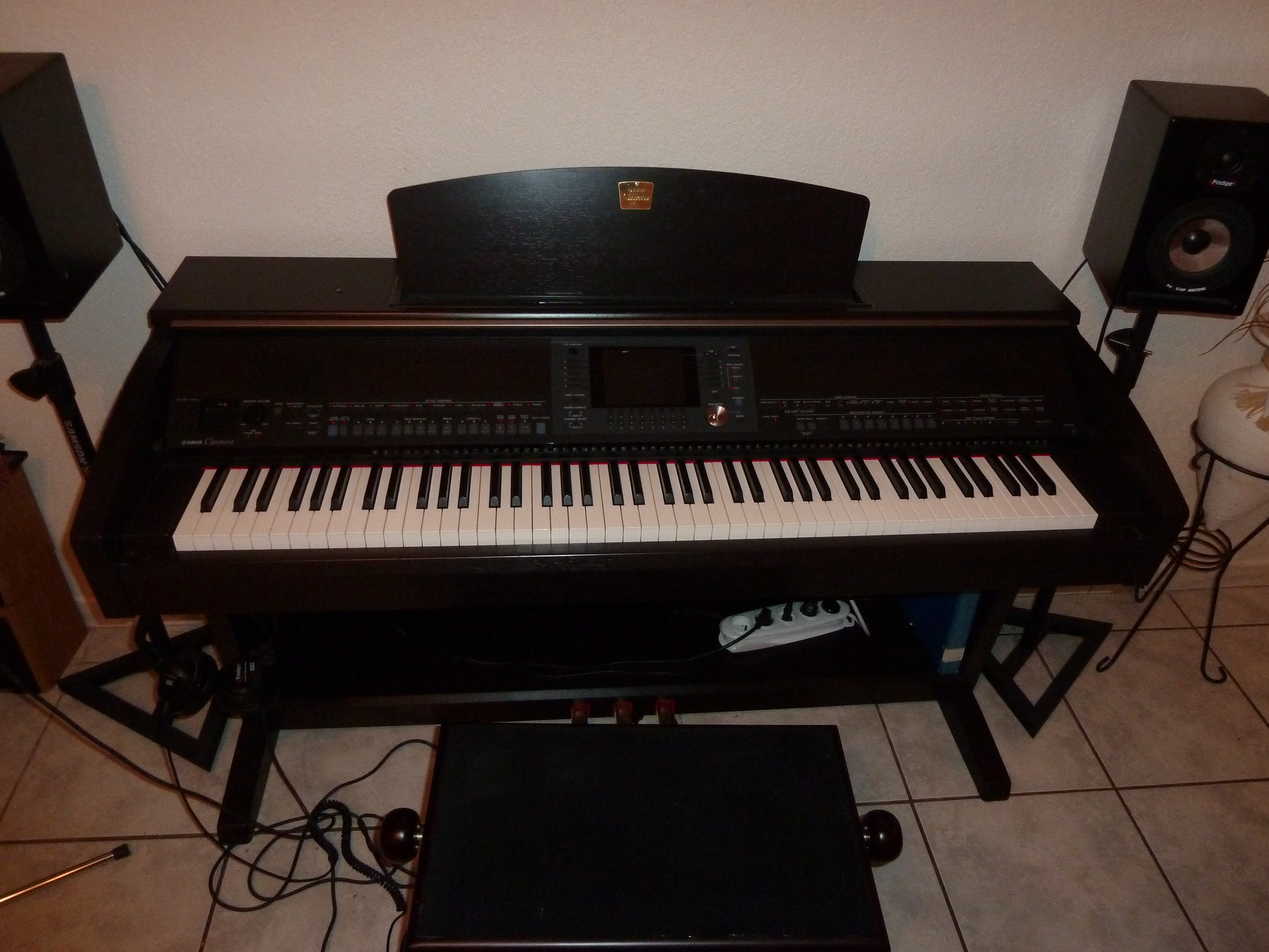 Photo Yamaha CVP503 Yamaha Clavinova CVP503 (299550) Audiofanzine