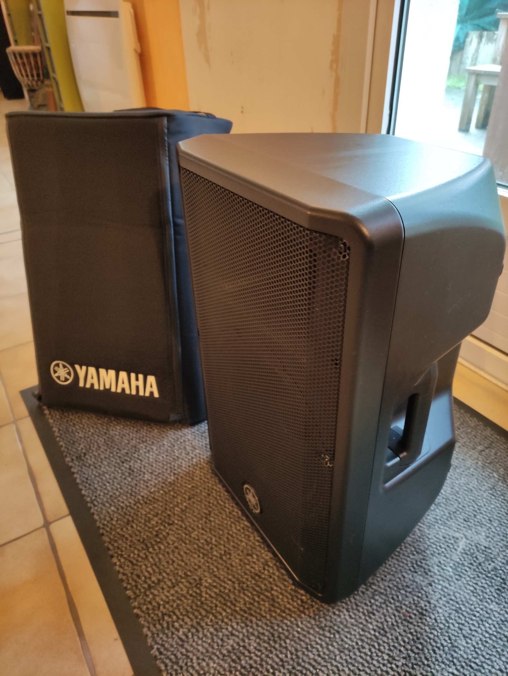 DBR12 Yamaha DBR12 Audiofanzine