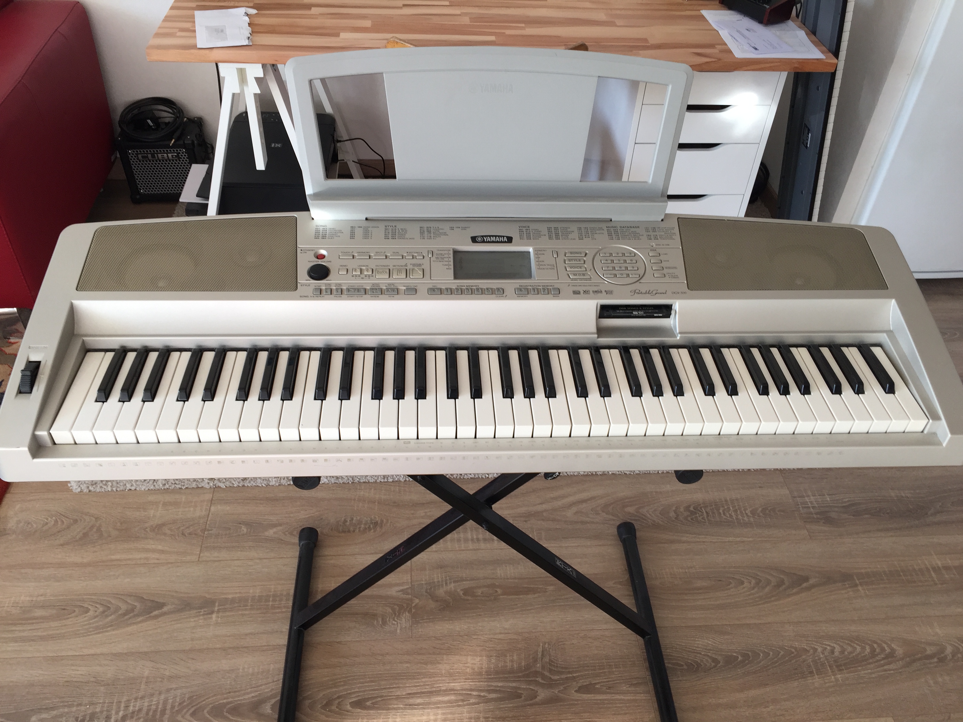 Photo Yamaha DGX 300 Yamaha DGX 300 22149 1598797 Audiofanzine