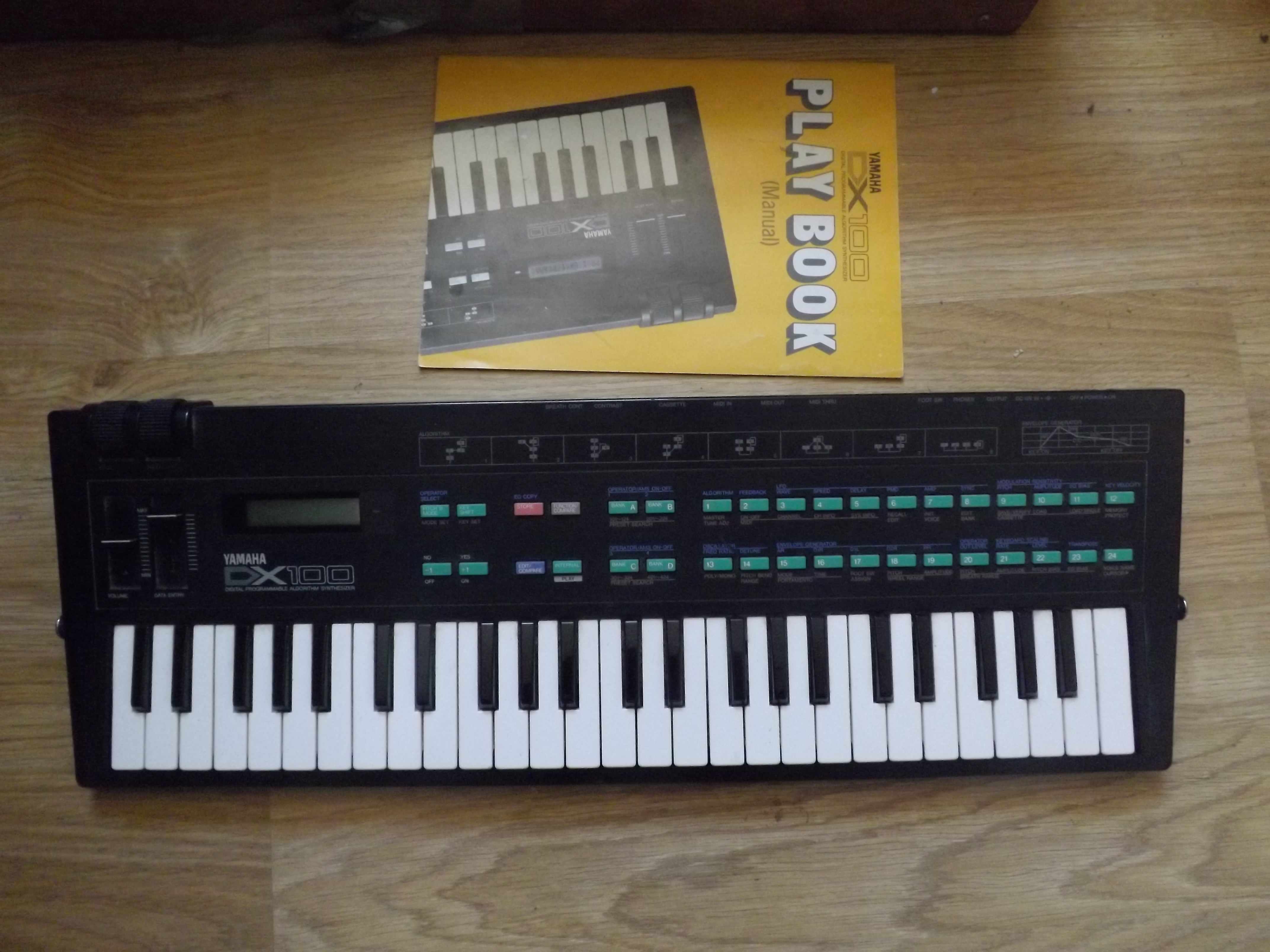 DX100 - Yamaha DX100 - Audiofanzine