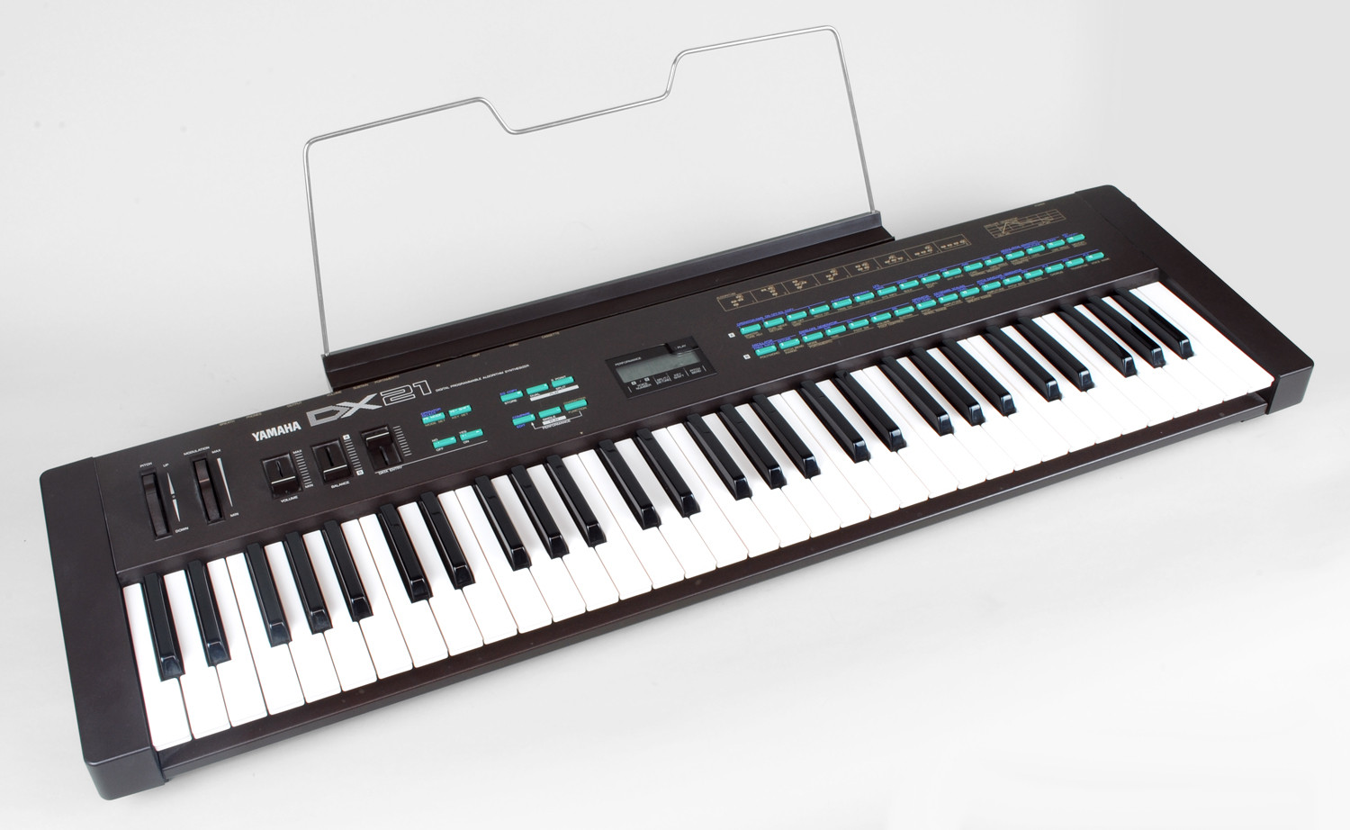 Photo Yamaha DX21 Yamaha DX21 (40362) (1807597) Audiofanzine