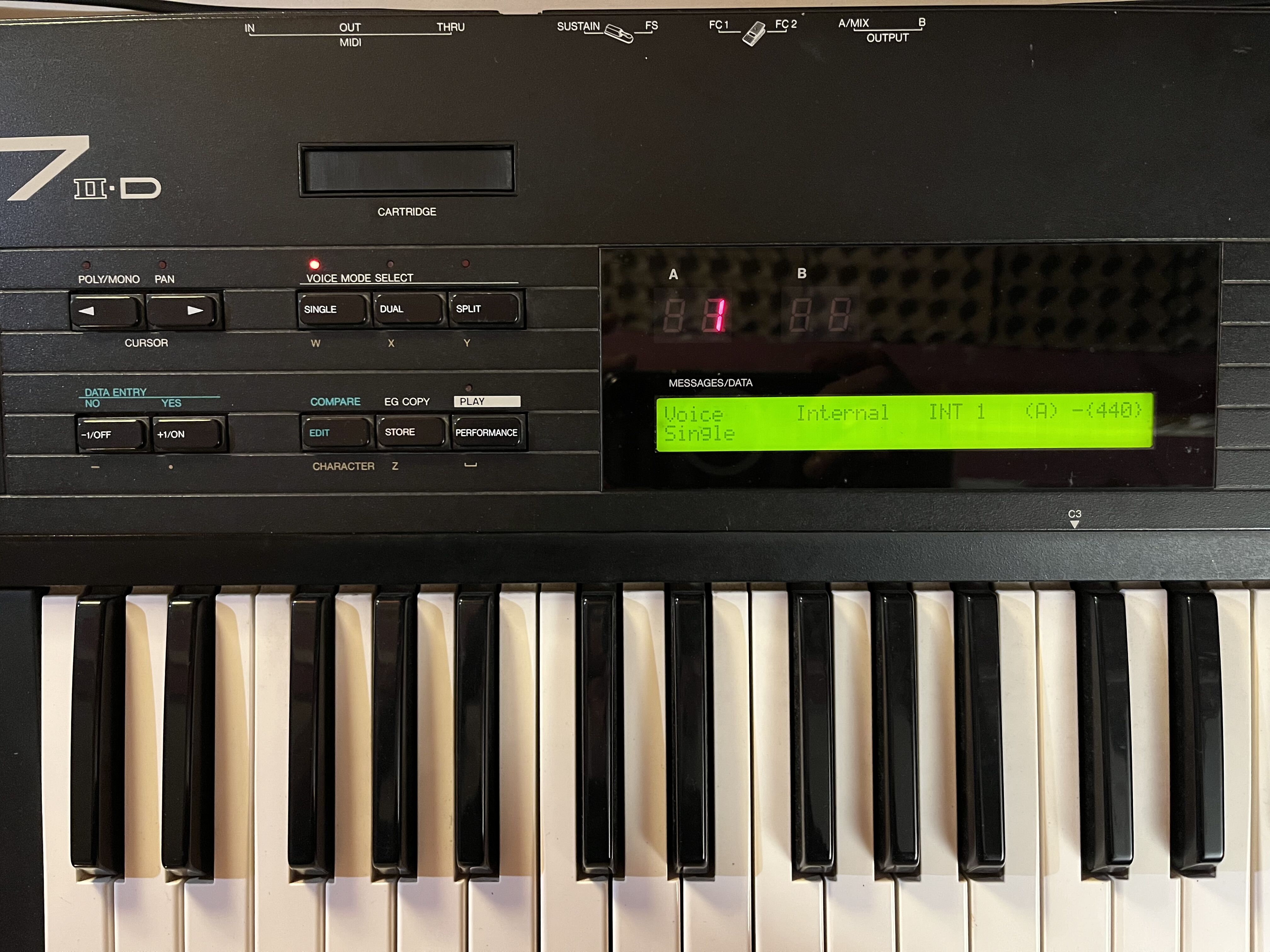 DX7 IID - Yamaha DX7 IID - Audiofanzine