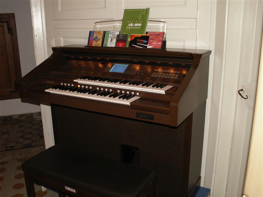 ELECTONE AR-100 - Yamaha Electone AR-100 - Audiofanzine