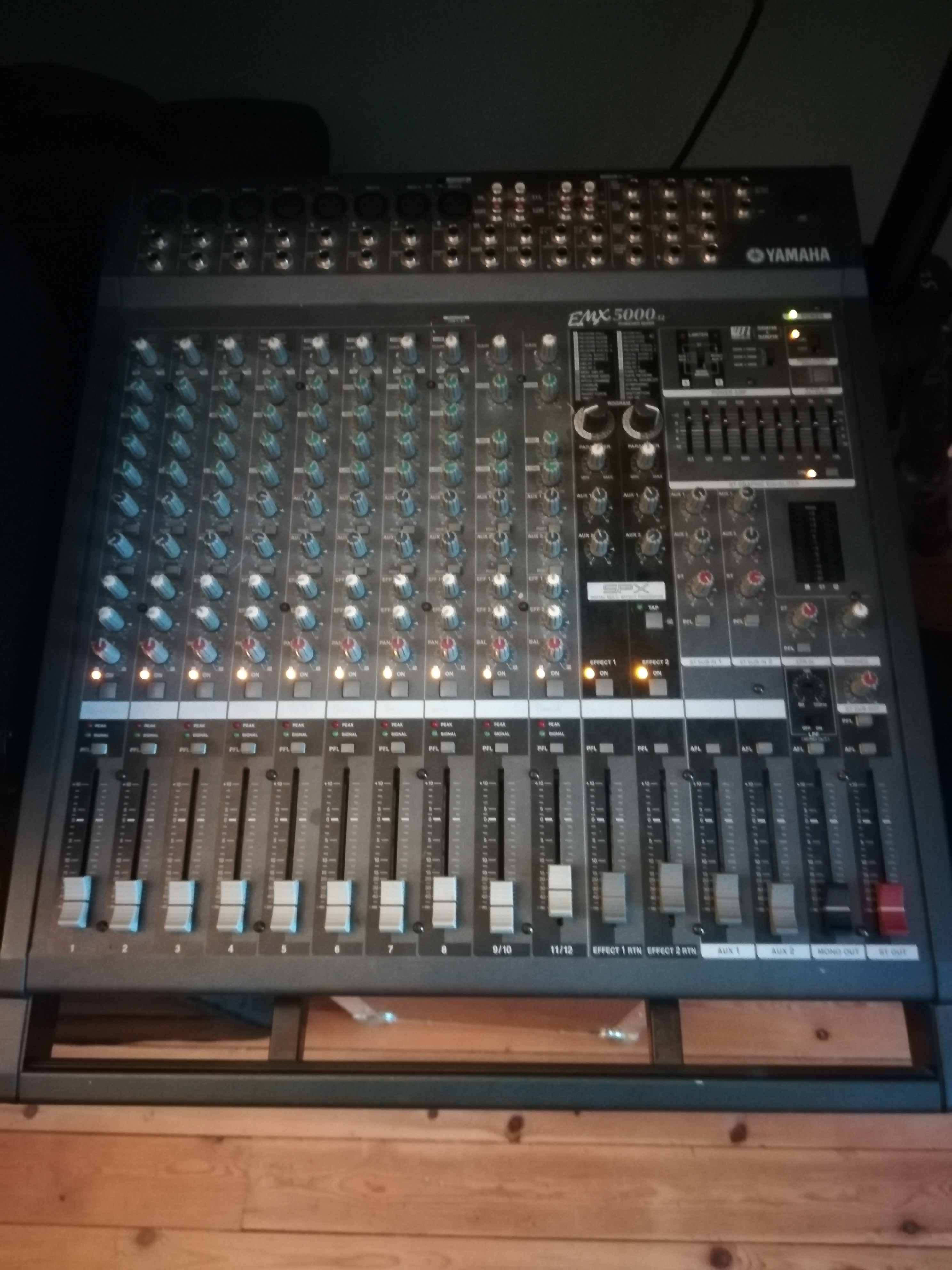 EMX5000/12 Yamaha EMX5000/12 Audiofanzine