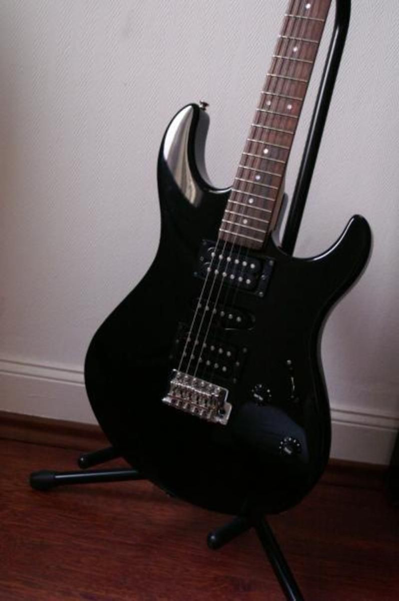 Yamaha ERG121 image (#31196) - Audiofanzine