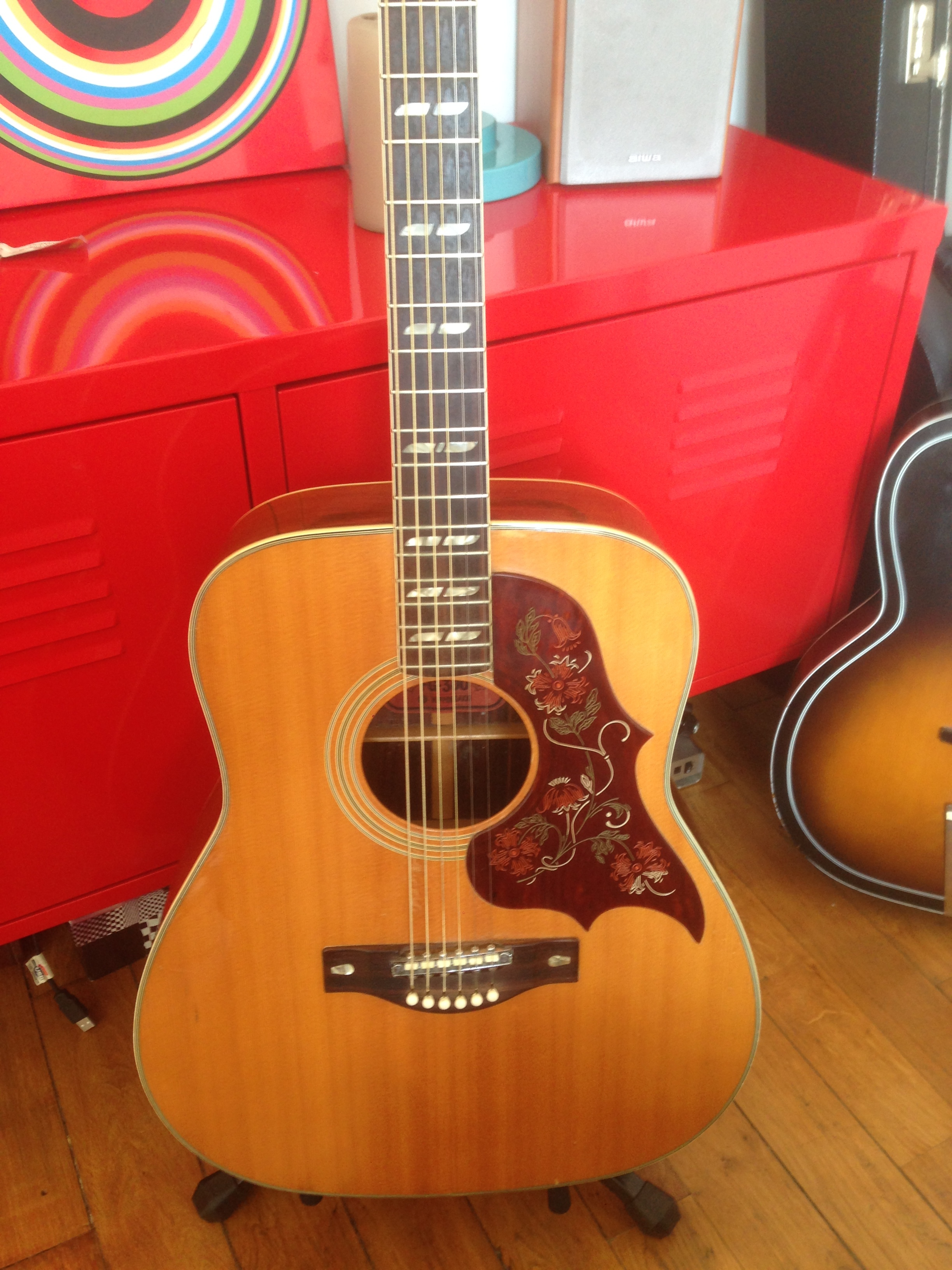 FG 300 Yamaha FG 300 Audiofanzine