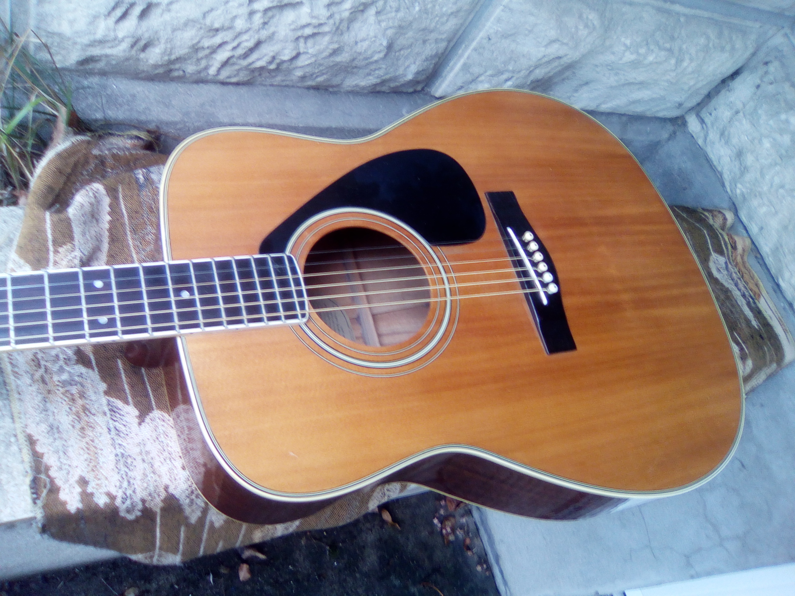 FG 340 II Yamaha FG 340 II Audiofanzine