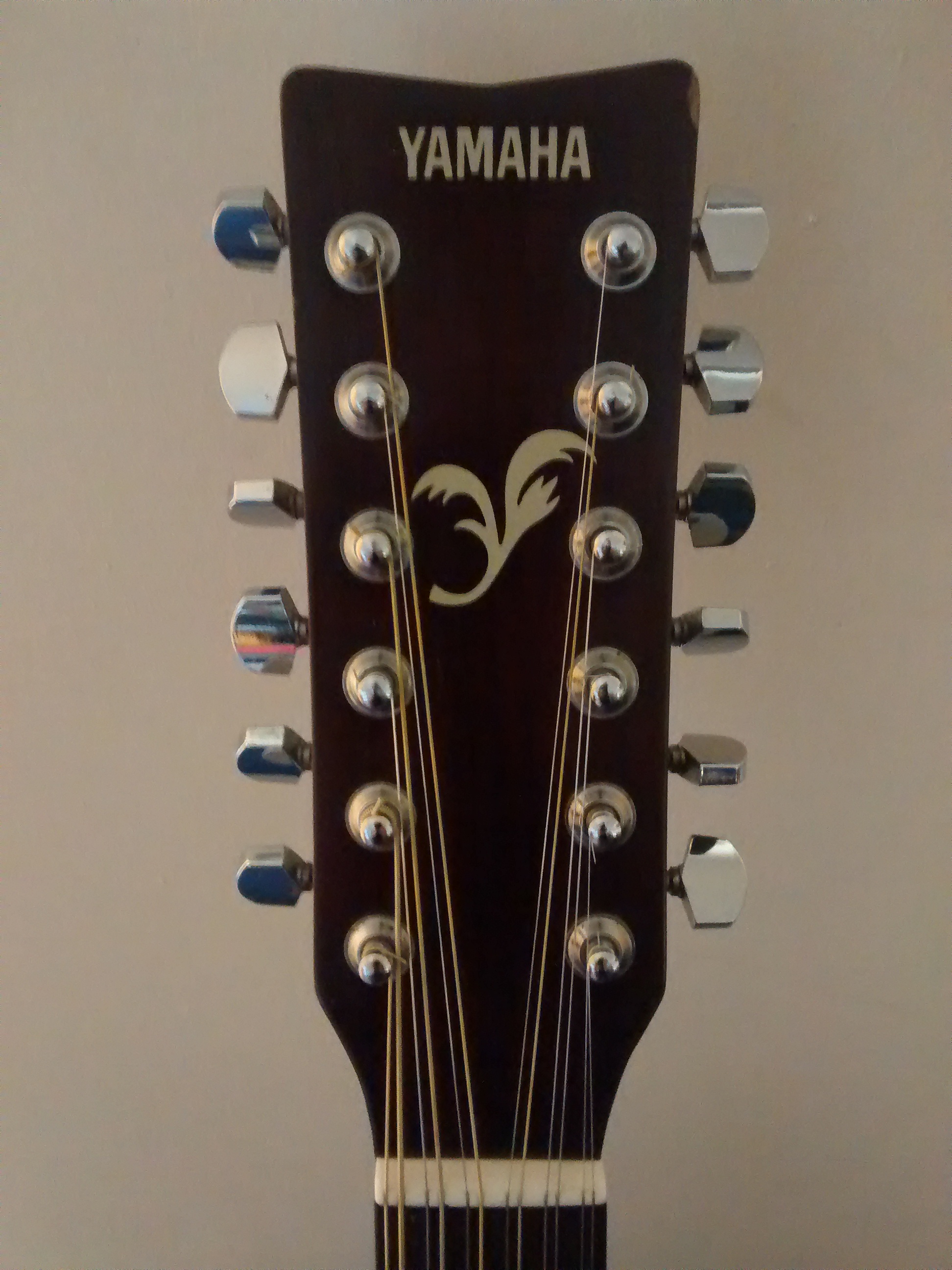 FG 411 12 Yamaha FG 411 12 Audiofanzine