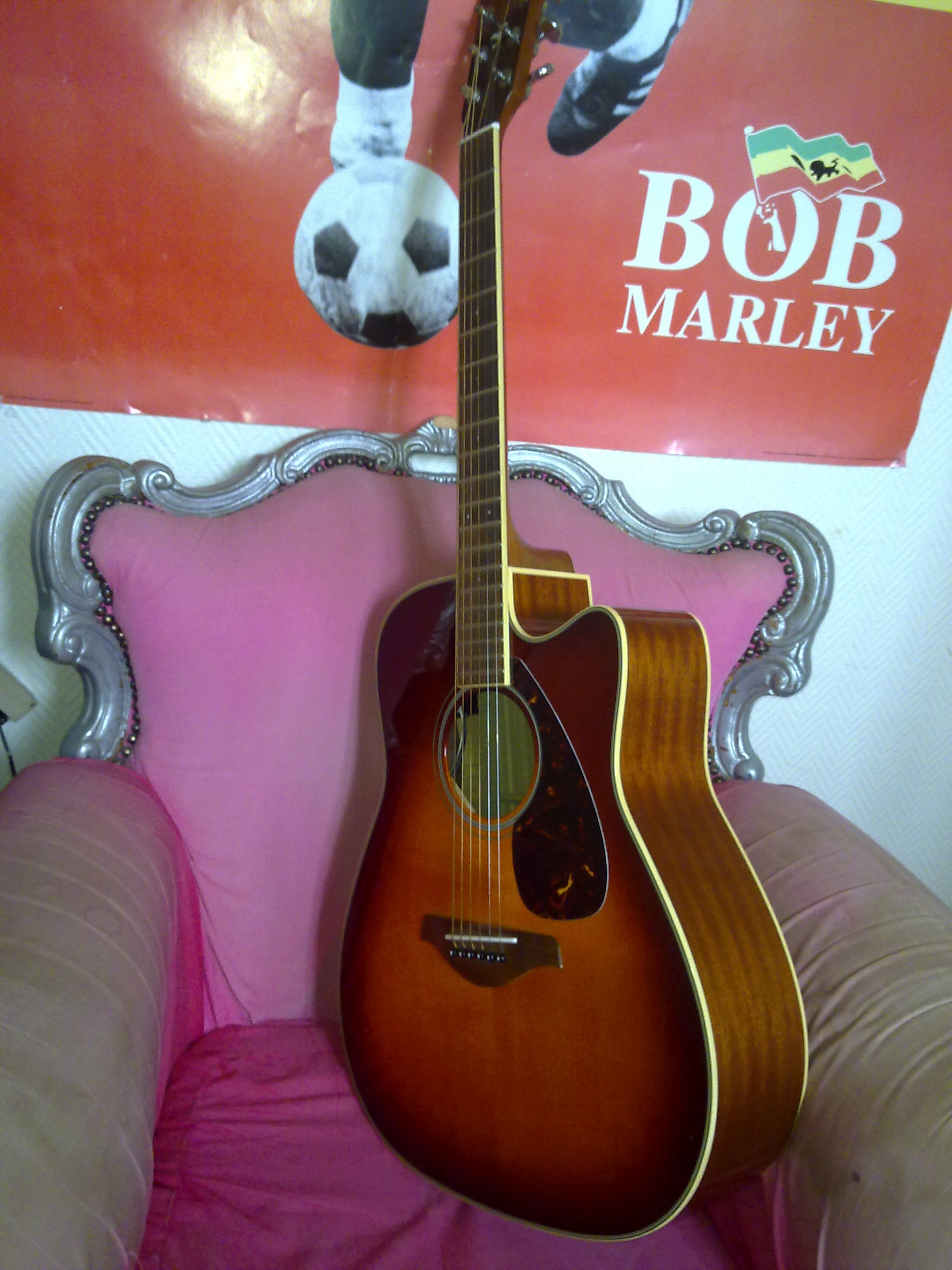 FGX720SCA Yamaha FGX720SCA Audiofanzine