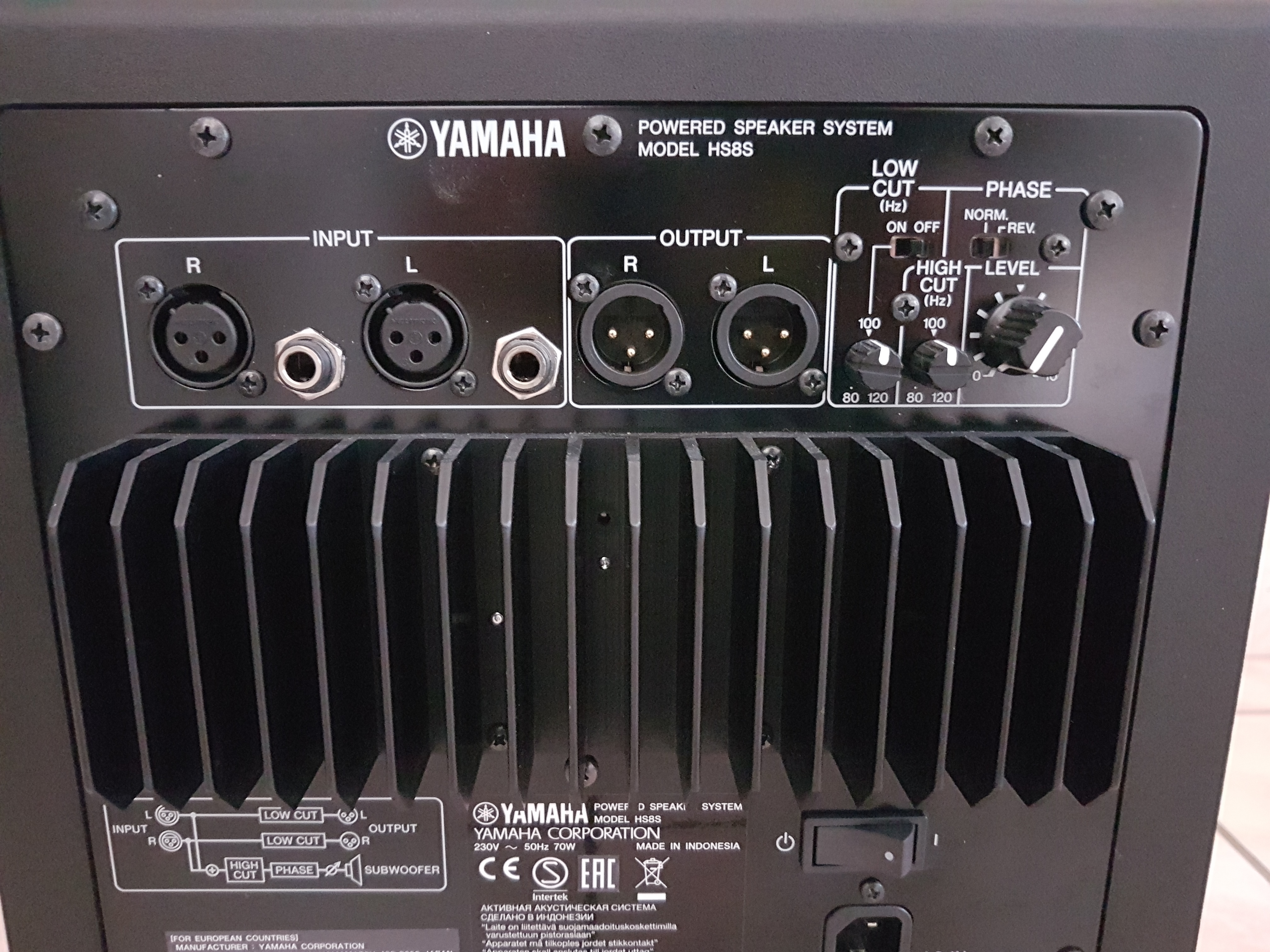 HS8S Yamaha HS8S Audiofanzine