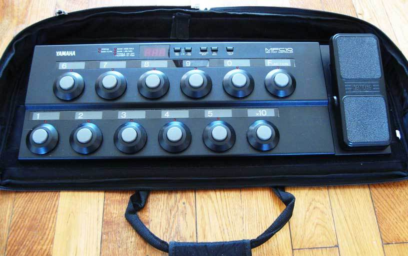 Photo Yamaha MFC10 Midi Foot Controller Yamaha mfc10 pedalier midi