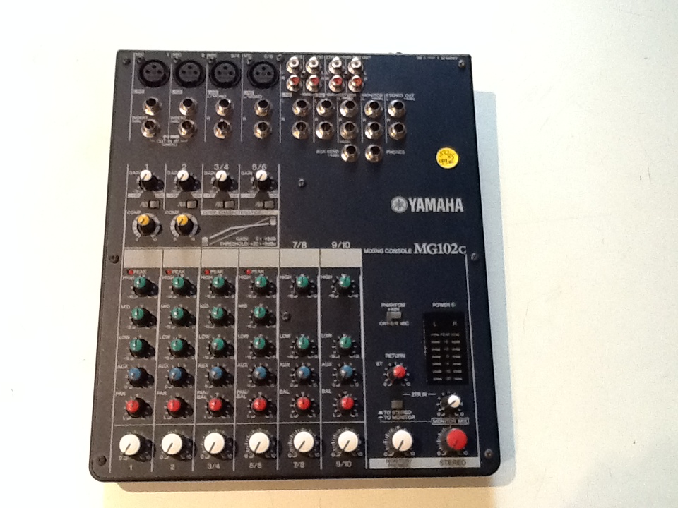 Photo Yamaha MG10/2 : Yamaha MG10/2 (35127) (#719137) - Audiofanzine