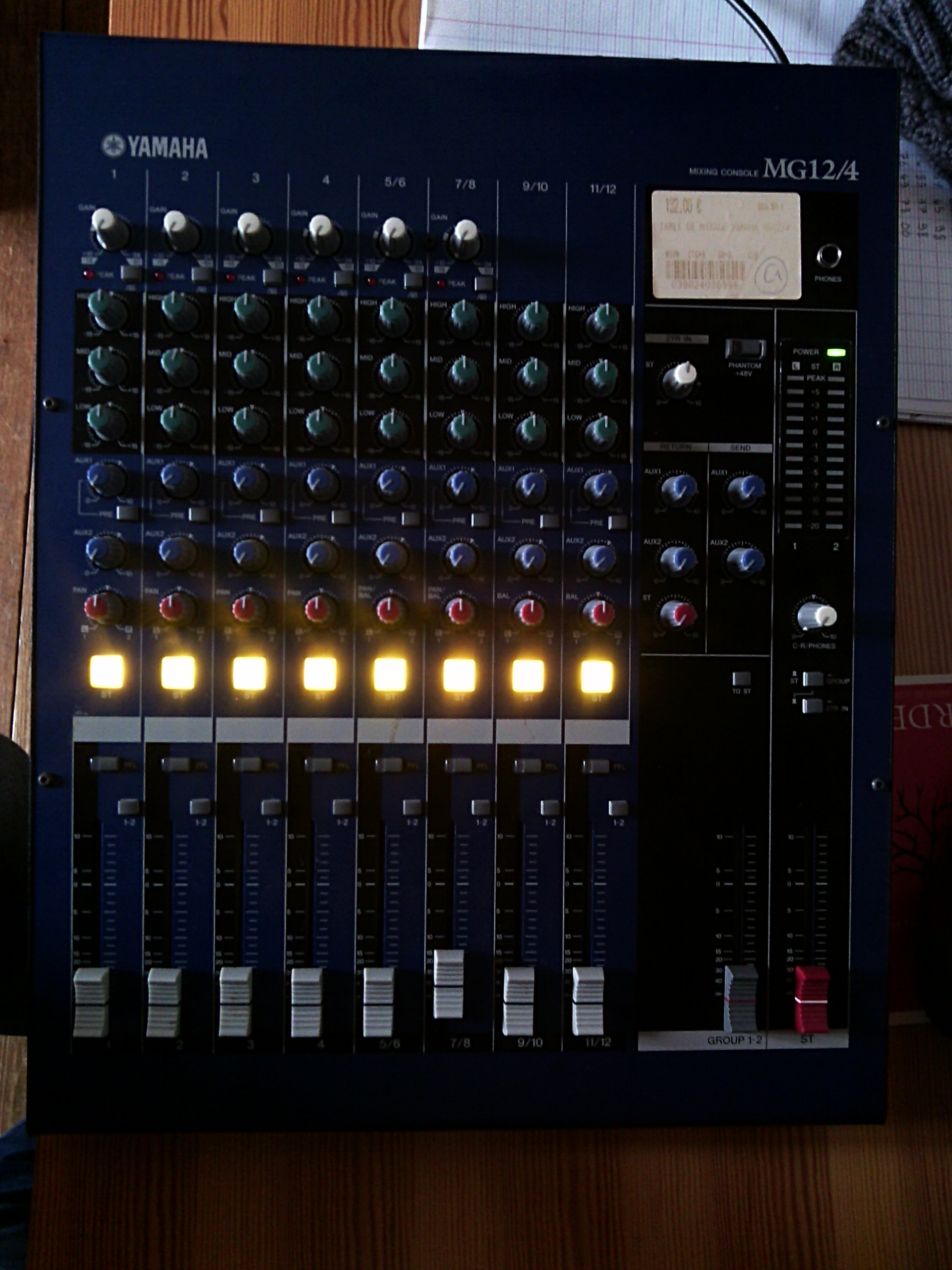 Photo Yamaha MG12/4 : Yamaha MG12/4 (5937) (#1013093) - Audiofanzine