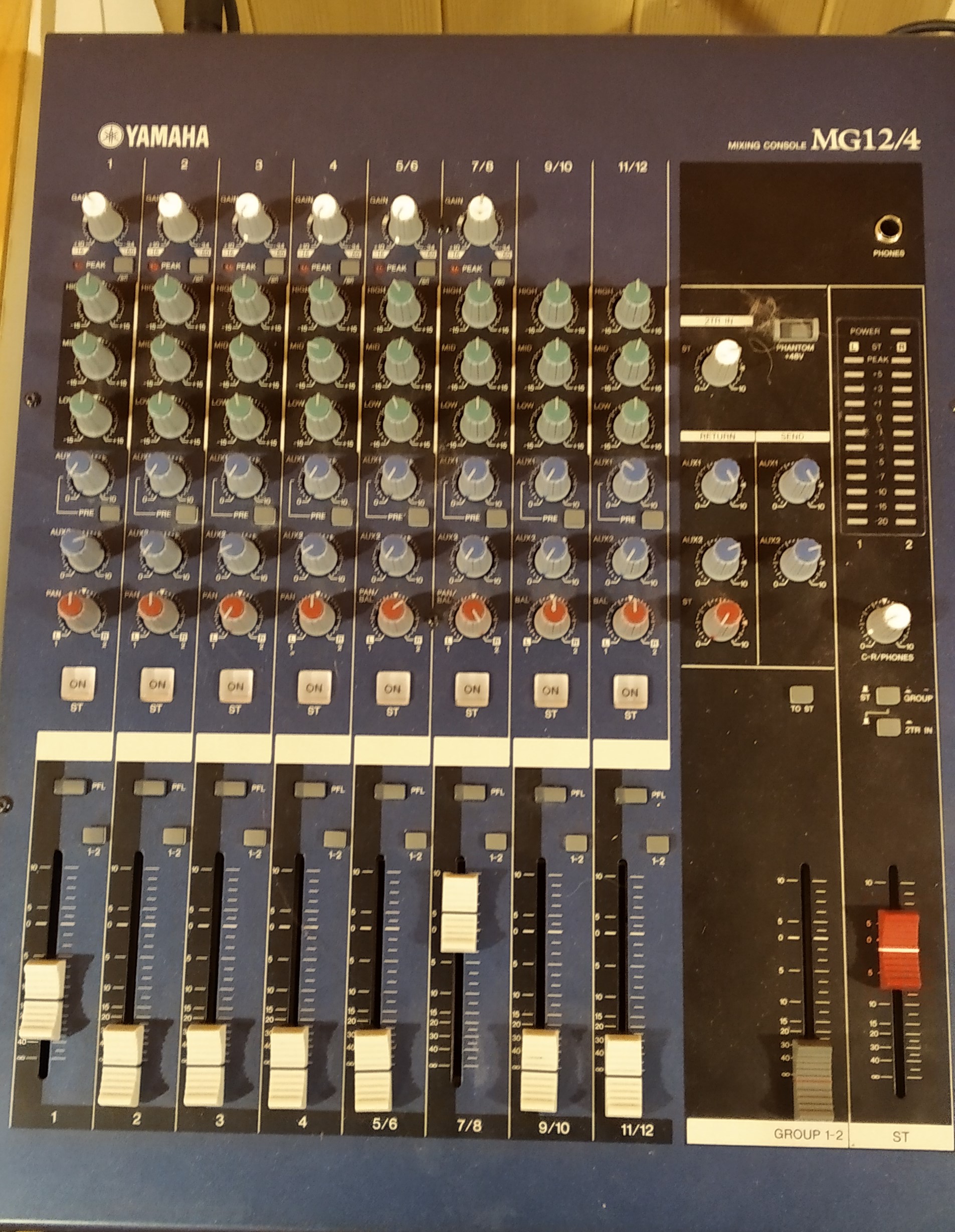 MG12/4 Yamaha MG12/4 Audiofanzine