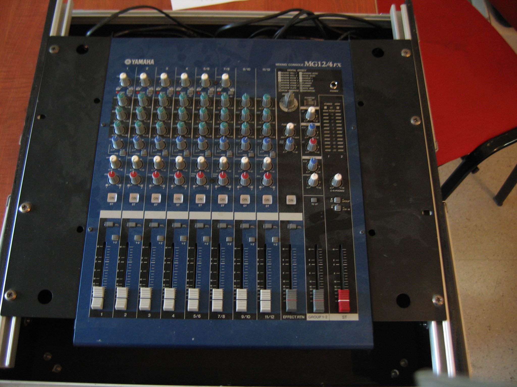 Yamaha MG12/4FX image (#258921) - Audiofanzine