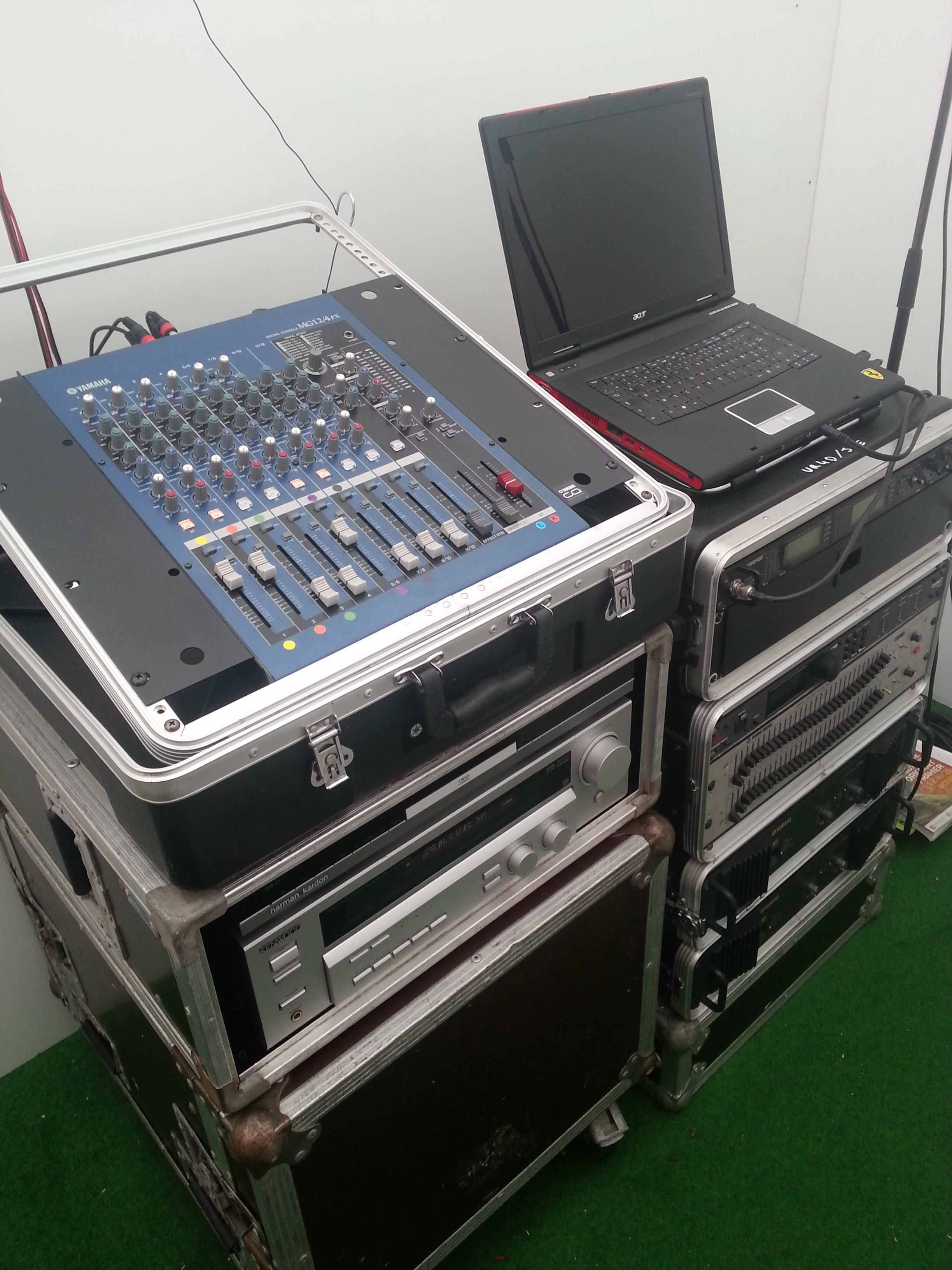 Photo Yamaha MG12/4FX : Yamaha MG12/4FX (1360) (#776090) - Audiofanzine