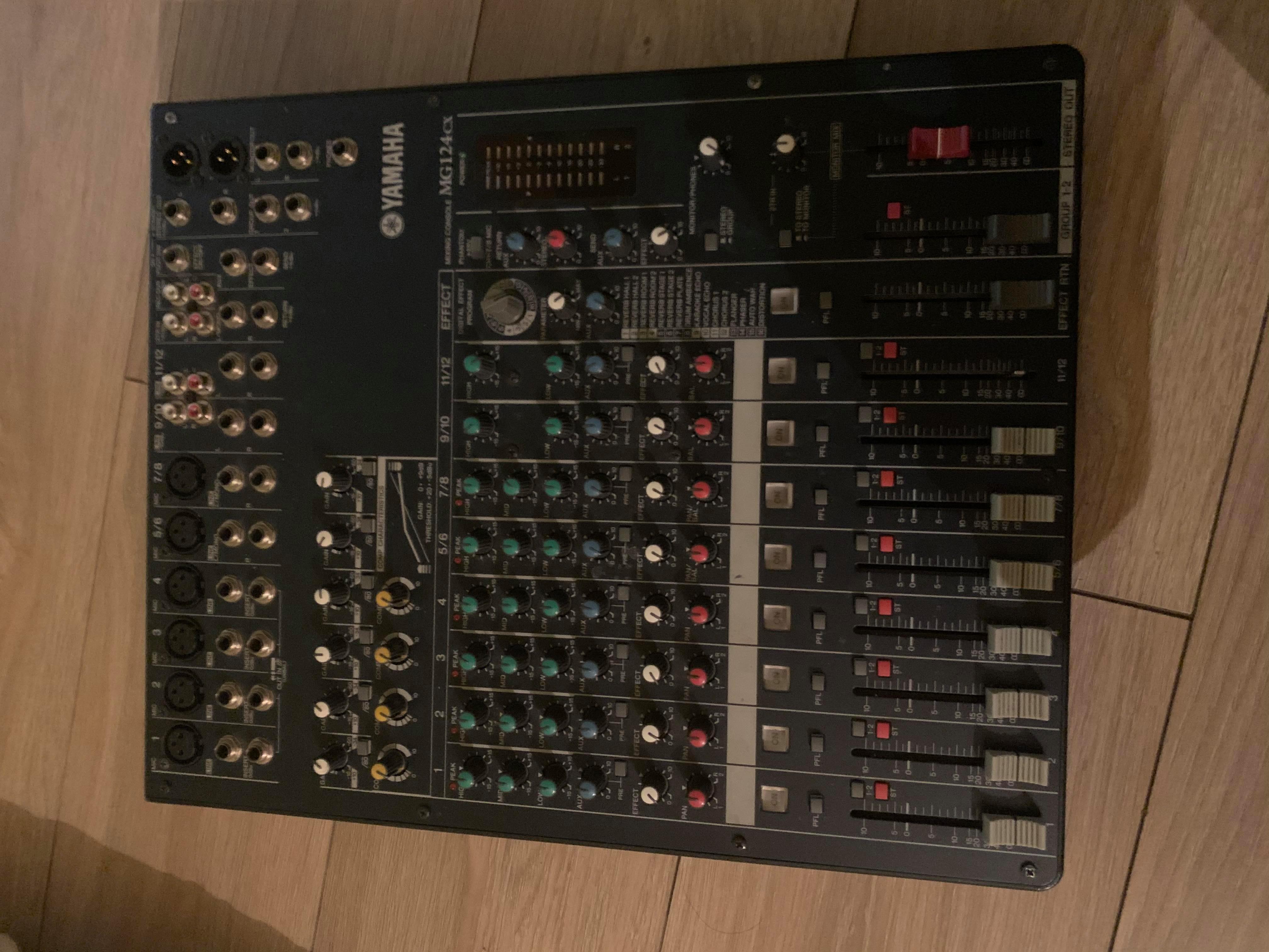 MG124CX - Yamaha MG124CX - Audiofanzine