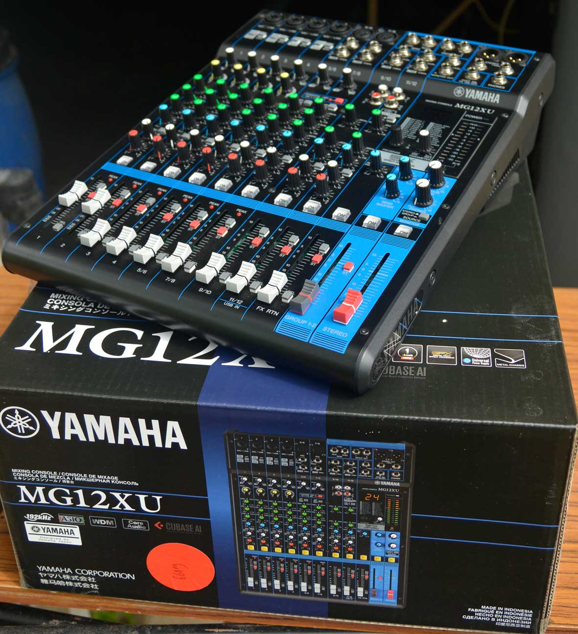 Photo Yamaha MG12XU Table mixage 01 (1439905) Audiofanzine