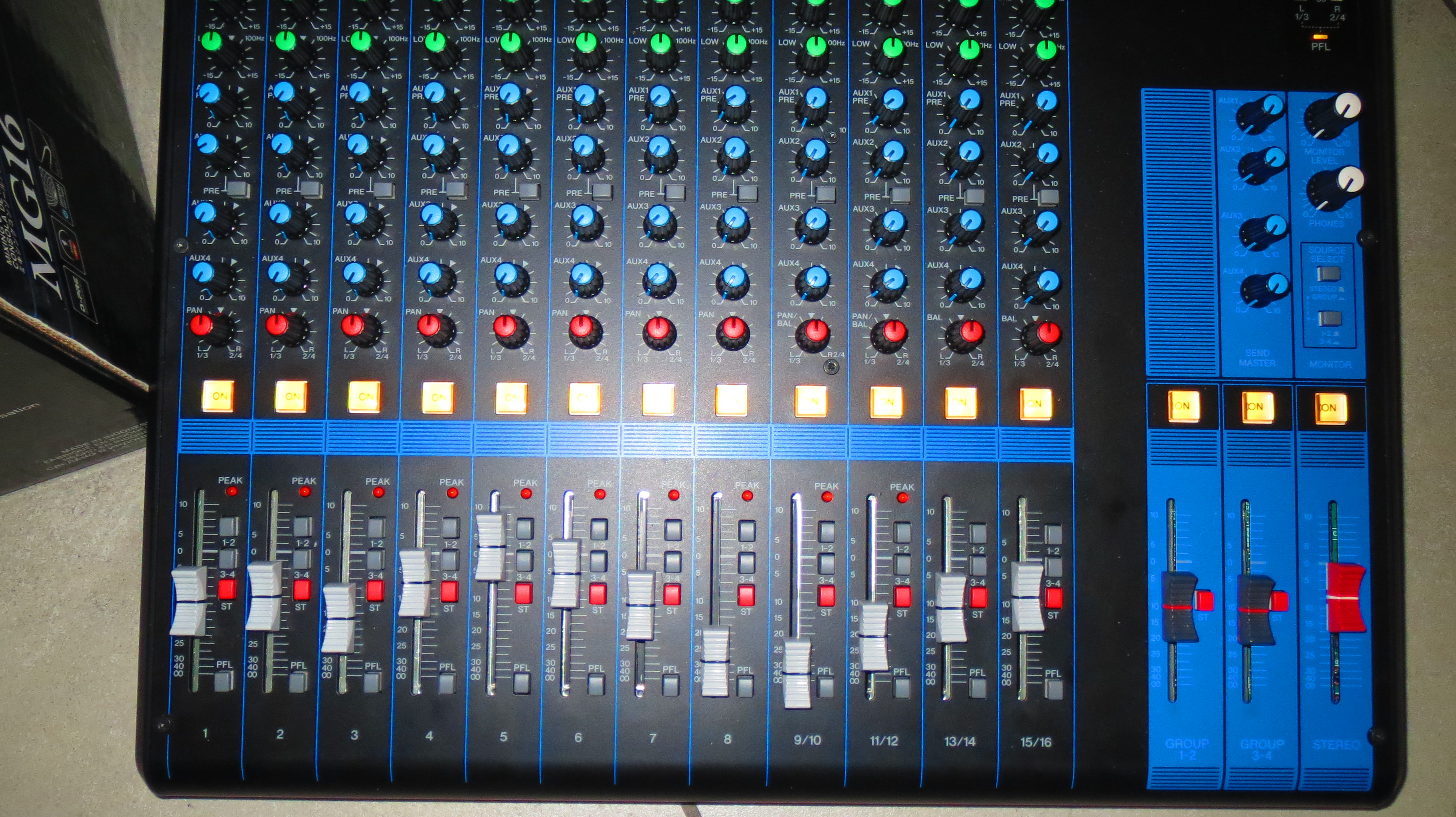 Photo Yamaha MG16 : Yamaha MG16 (2262) (#1005326) - Audiofanzine