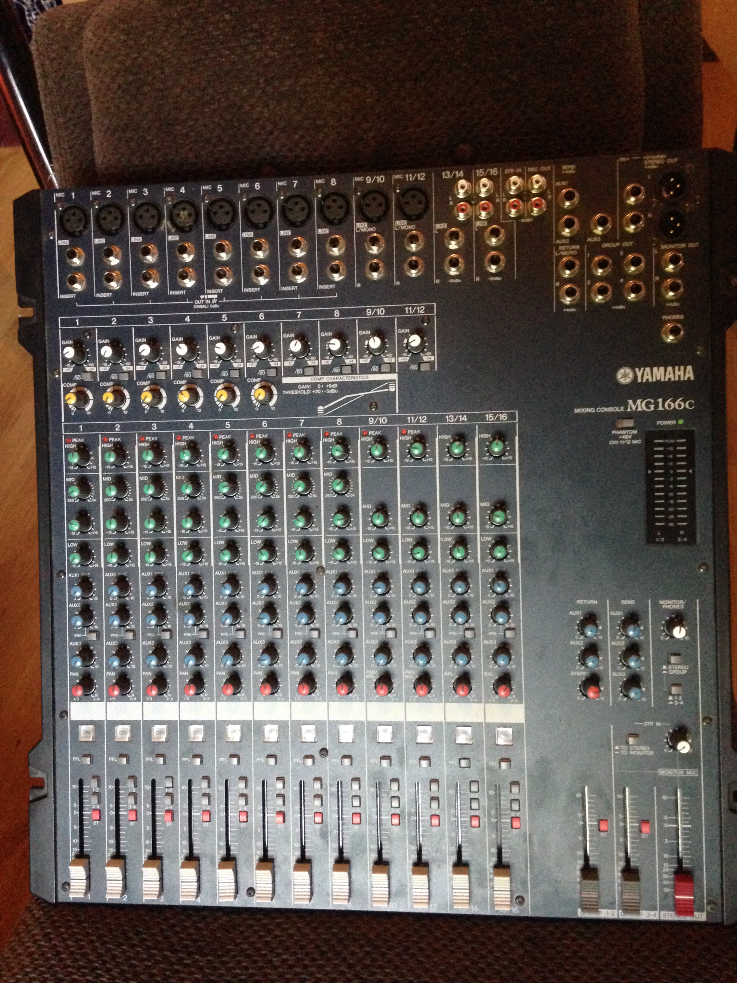 Photo Yamaha MG166C YAMAHA MG 166c (1461132) Audiofanzine