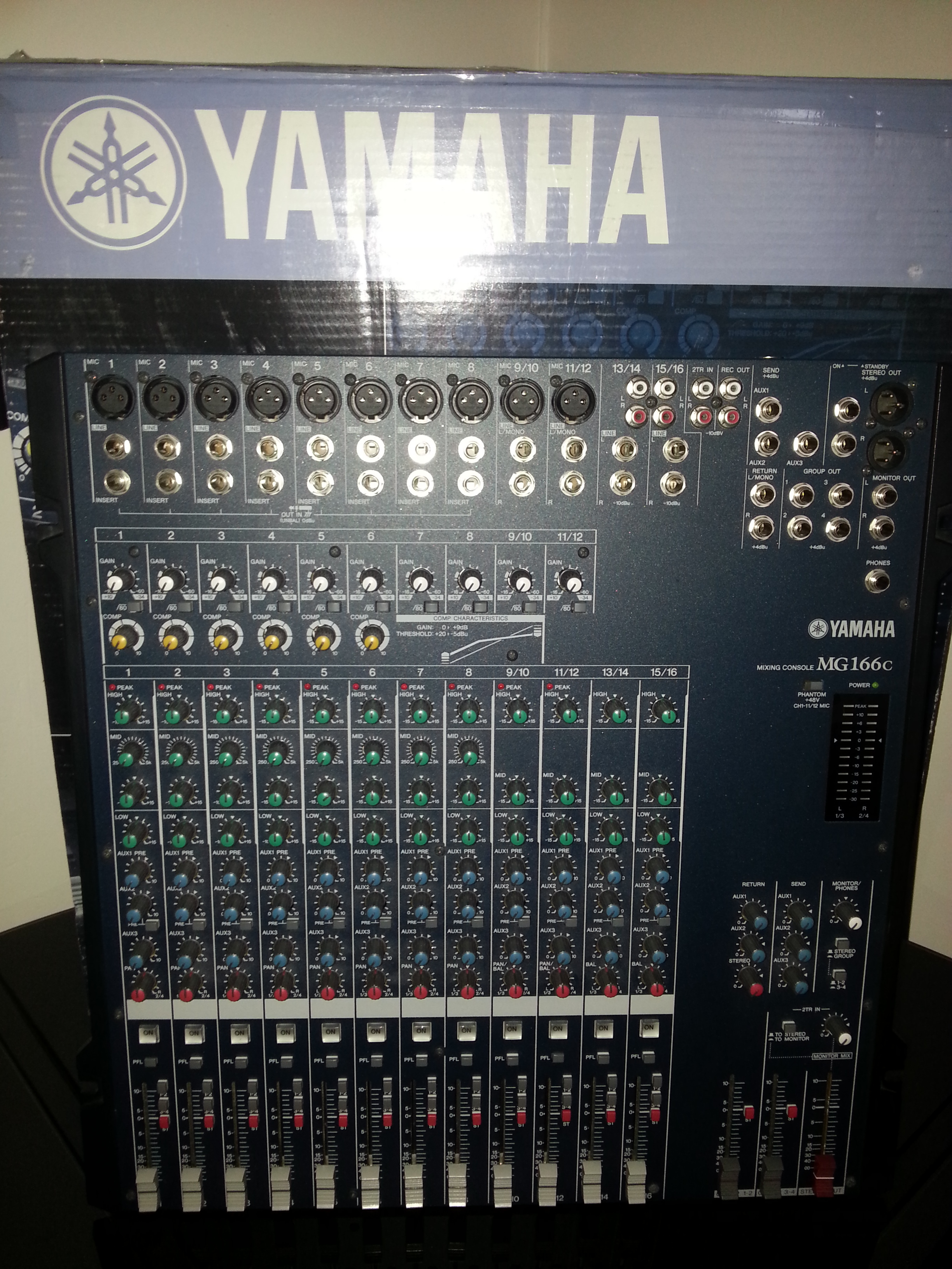 Photo Yamaha MG166C Yamaha MG166C (21432) (838320) Audiofanzine