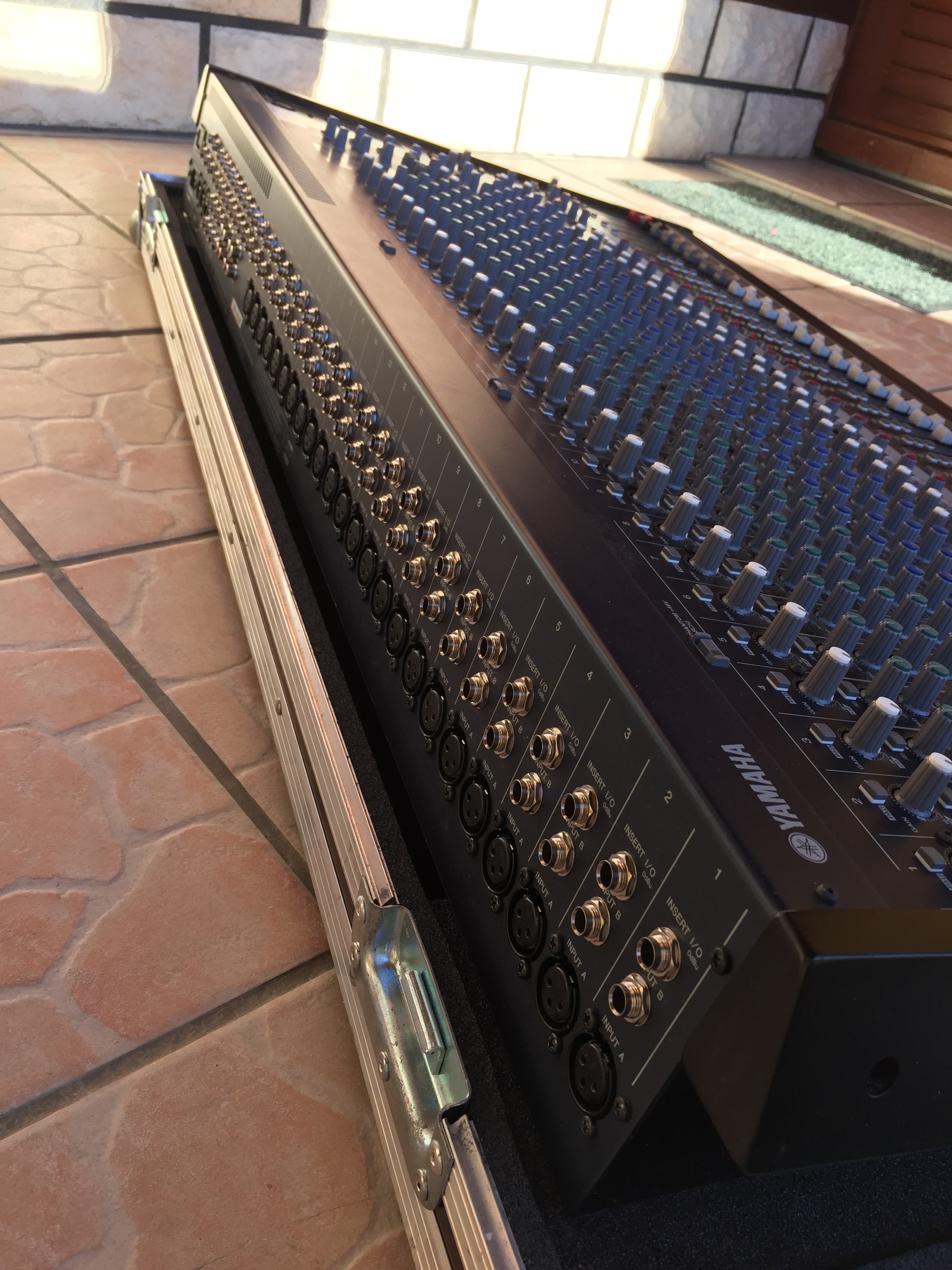 Photo Yamaha MG32/14FX : Yamaha MG32/14FX (20386) (#1473805) - Audiofanzine