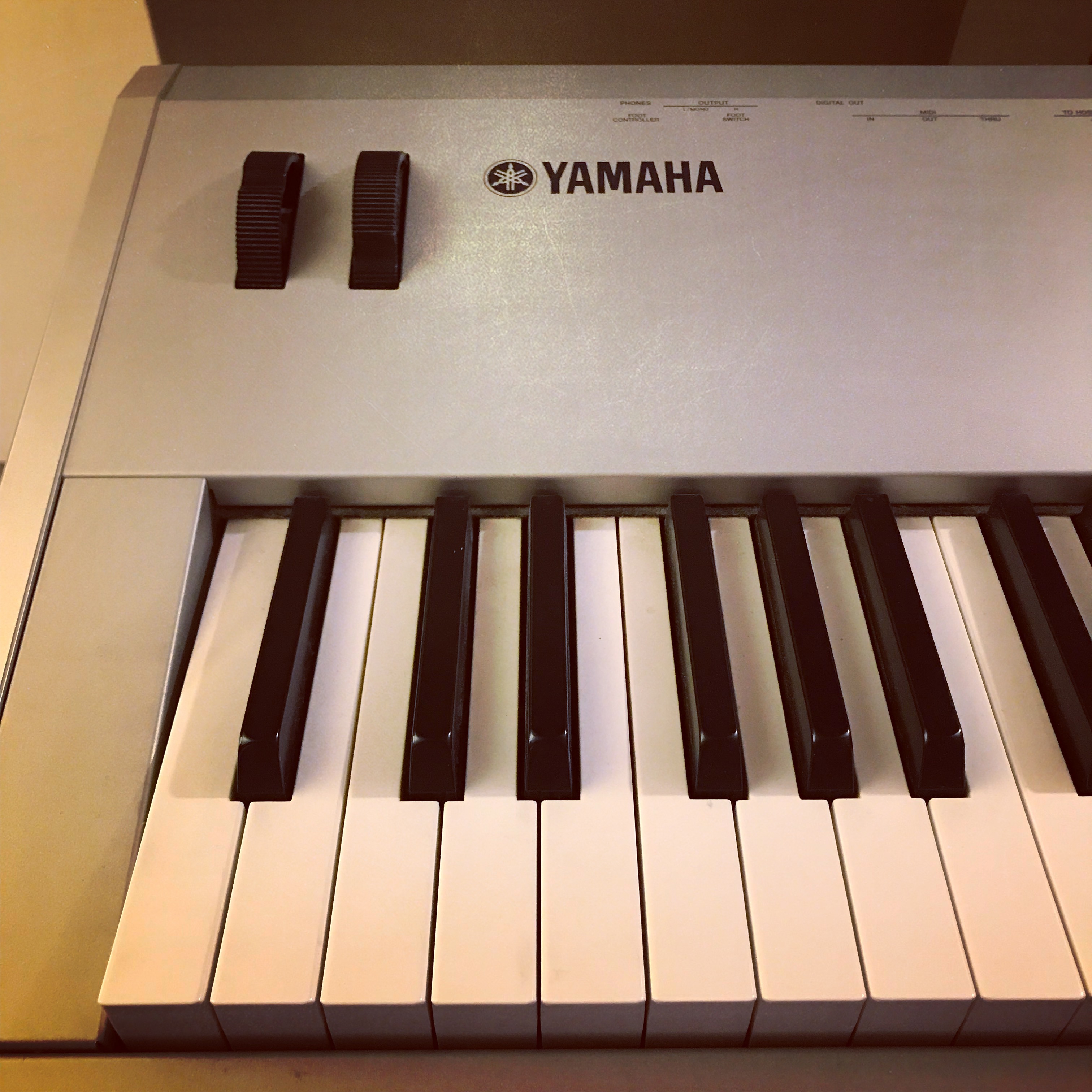 MO8 Yamaha MO8 Audiofanzine
