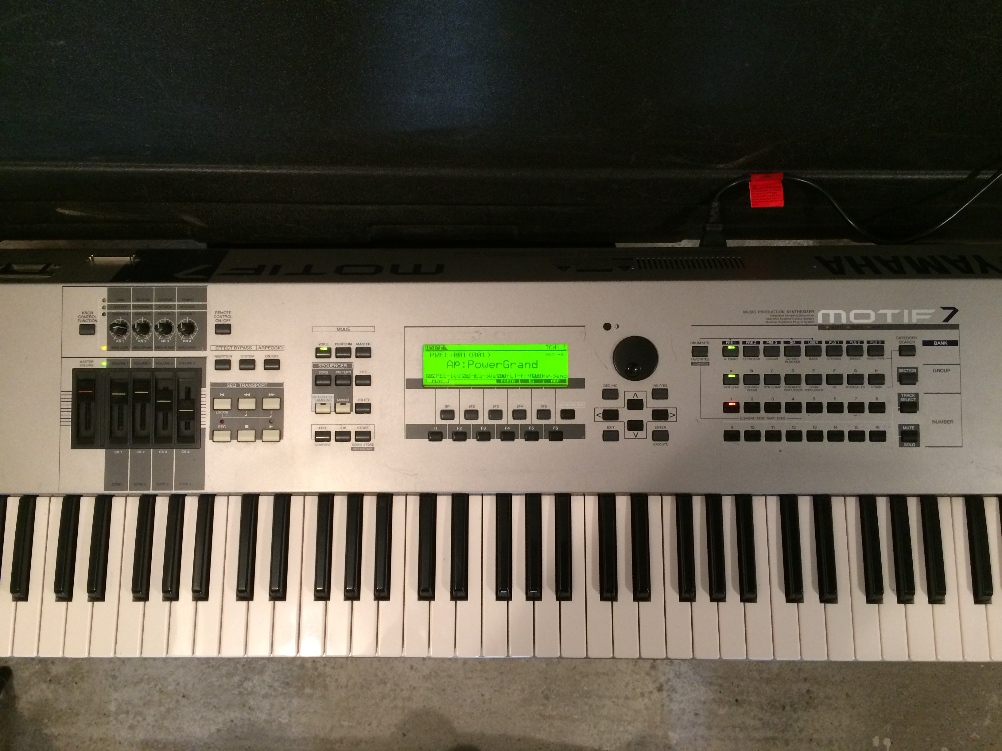 MOTIF 7 Yamaha MOTIF 7 Audiofanzine