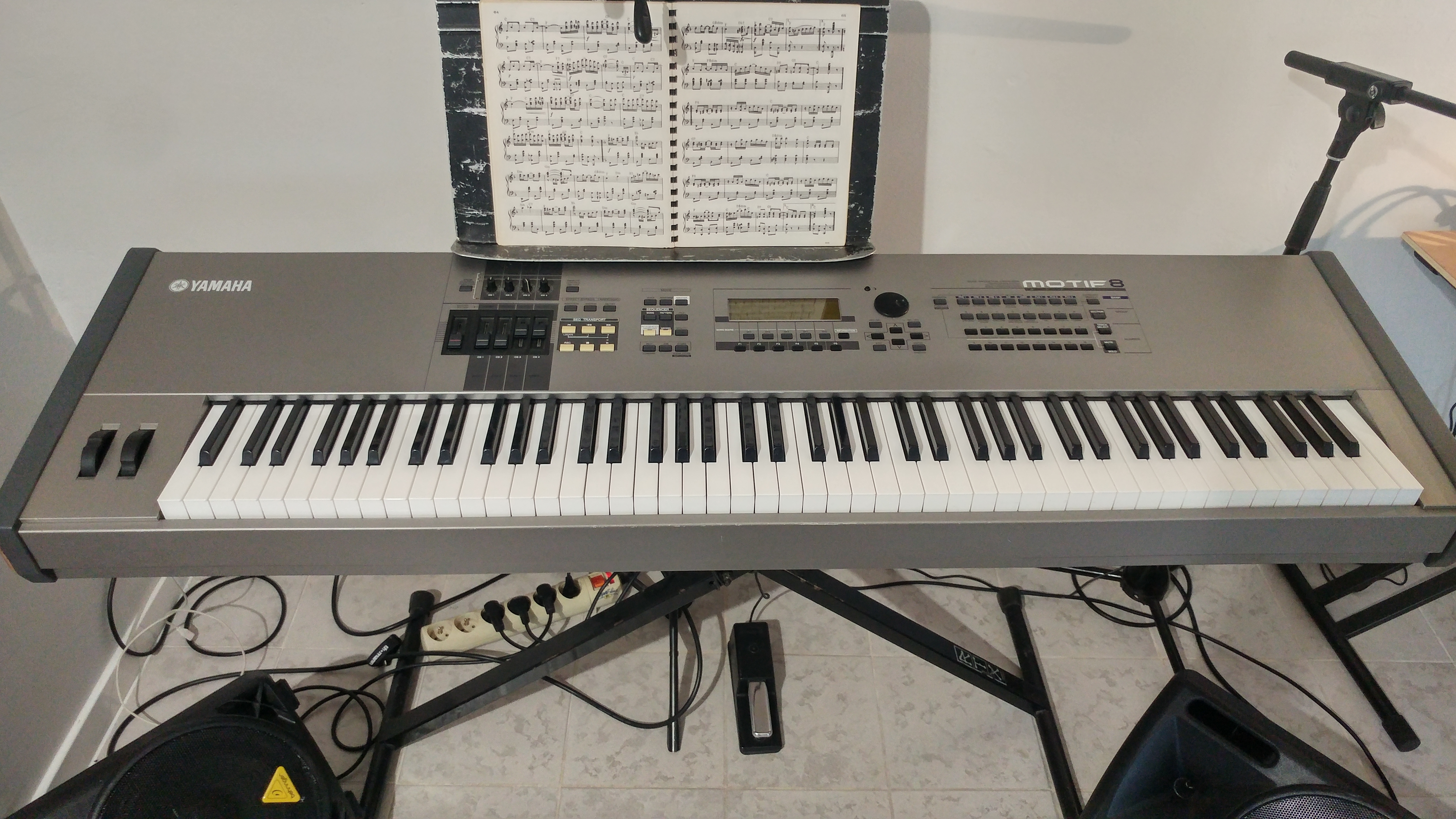 MOTIF 8 Yamaha MOTIF 8 Audiofanzine