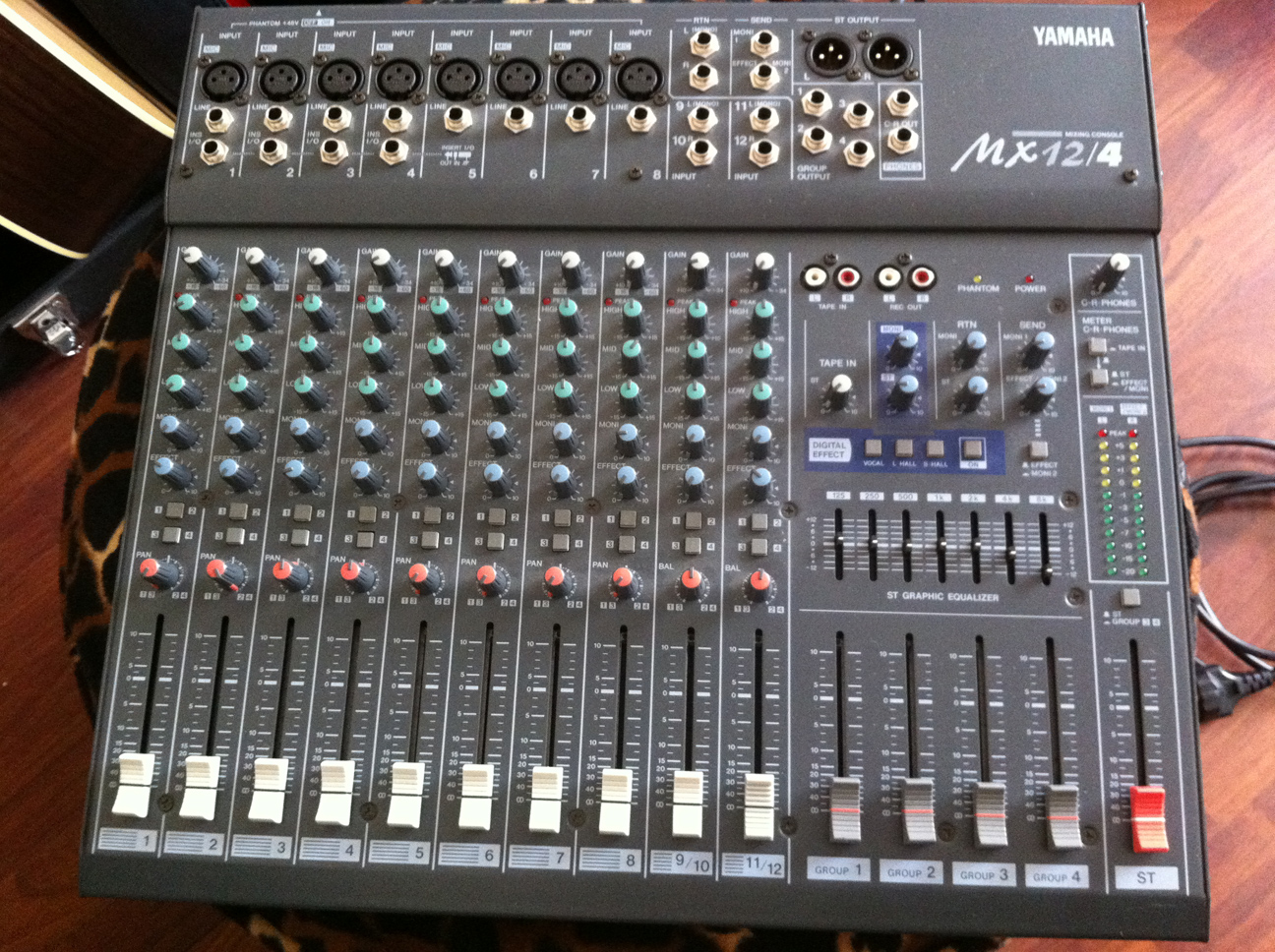 Yamaha MX12/4 image (#361281) - Audiofanzine