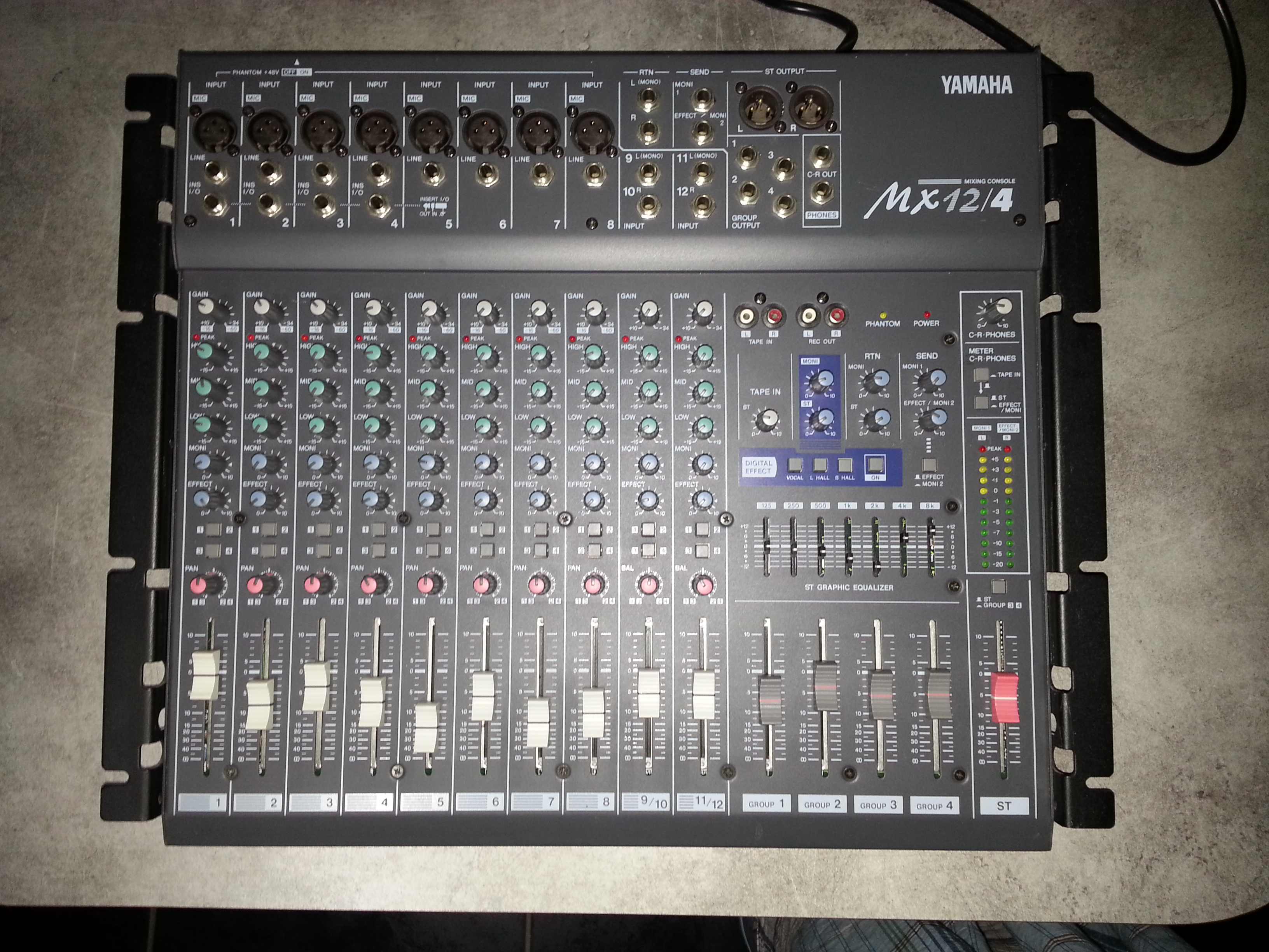Yamaha MX12/4 image (#559559) - Audiofanzine