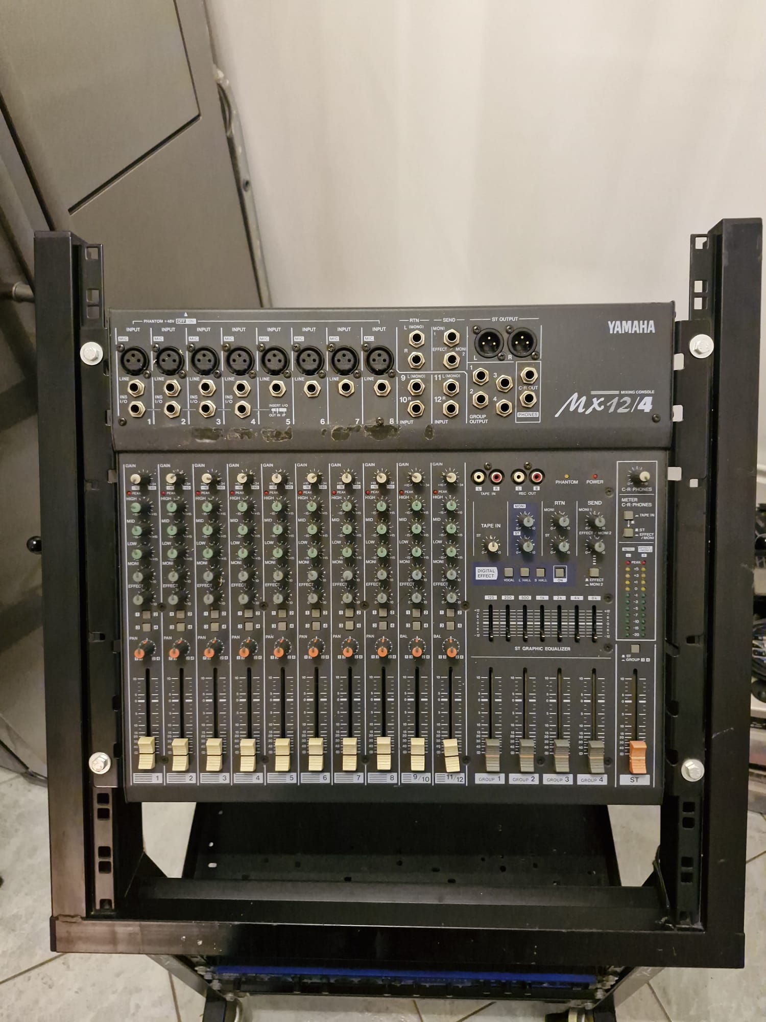 MX12/4 - Yamaha MX12/4 - Audiofanzine