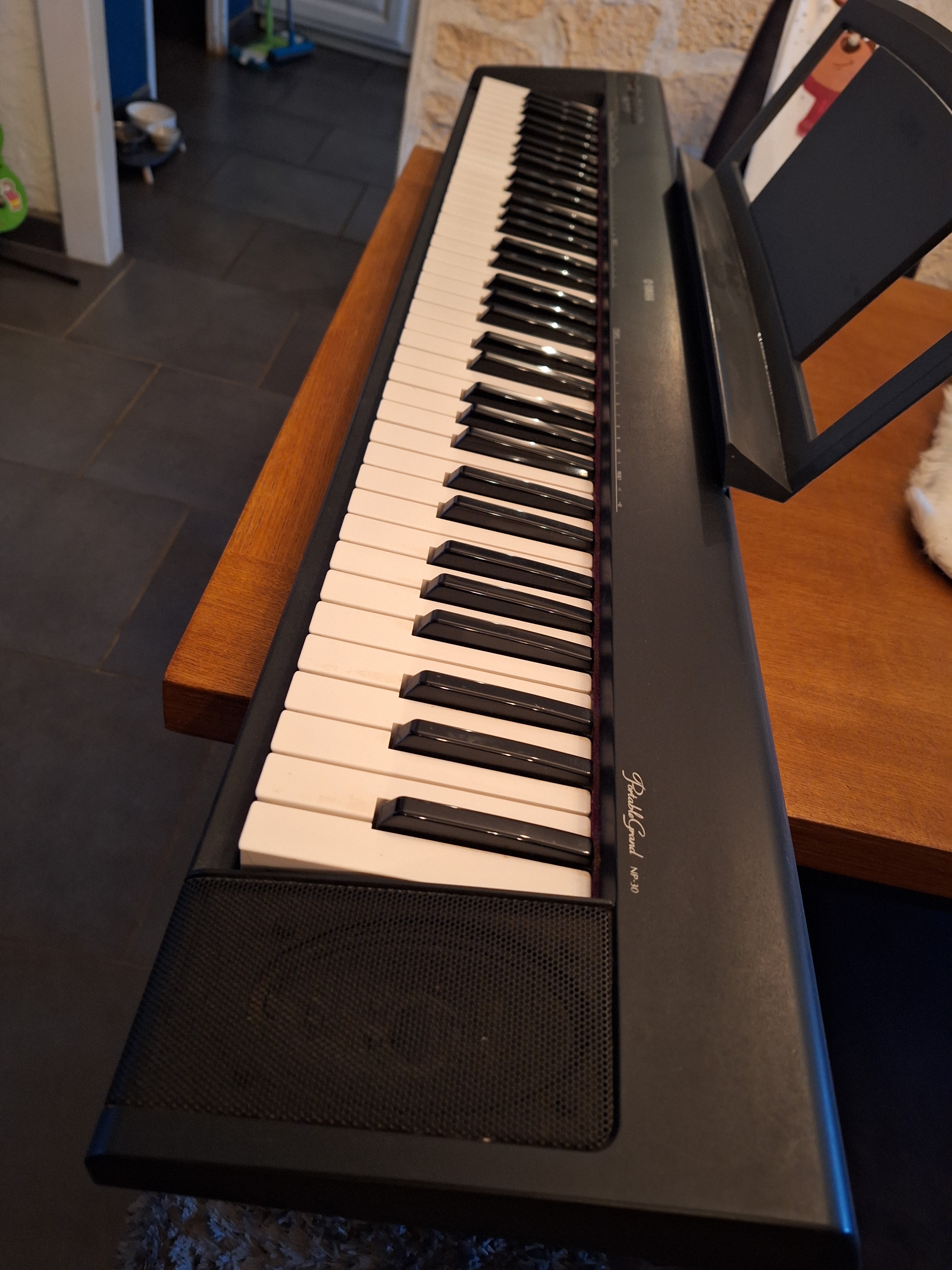 Banc de piano en ébène poli Yamaha NO3 30 pouces avec rangement | Piano  Héritage