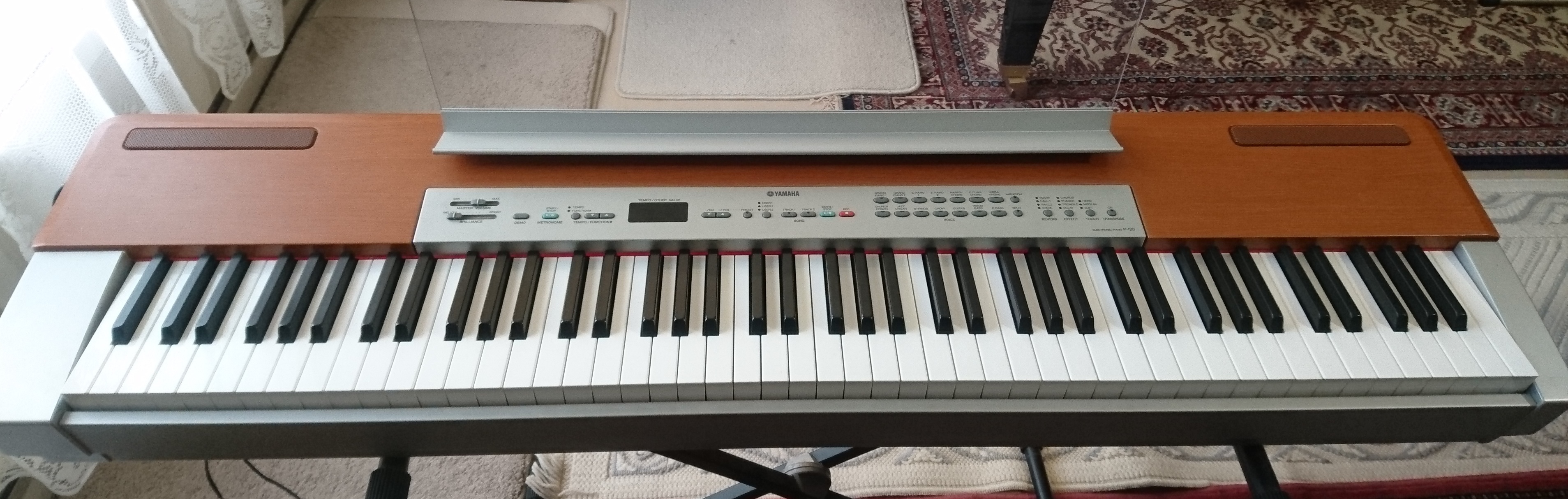 Piano numérique portable Yamaha P120 (IledeFrance) Audiofanzine