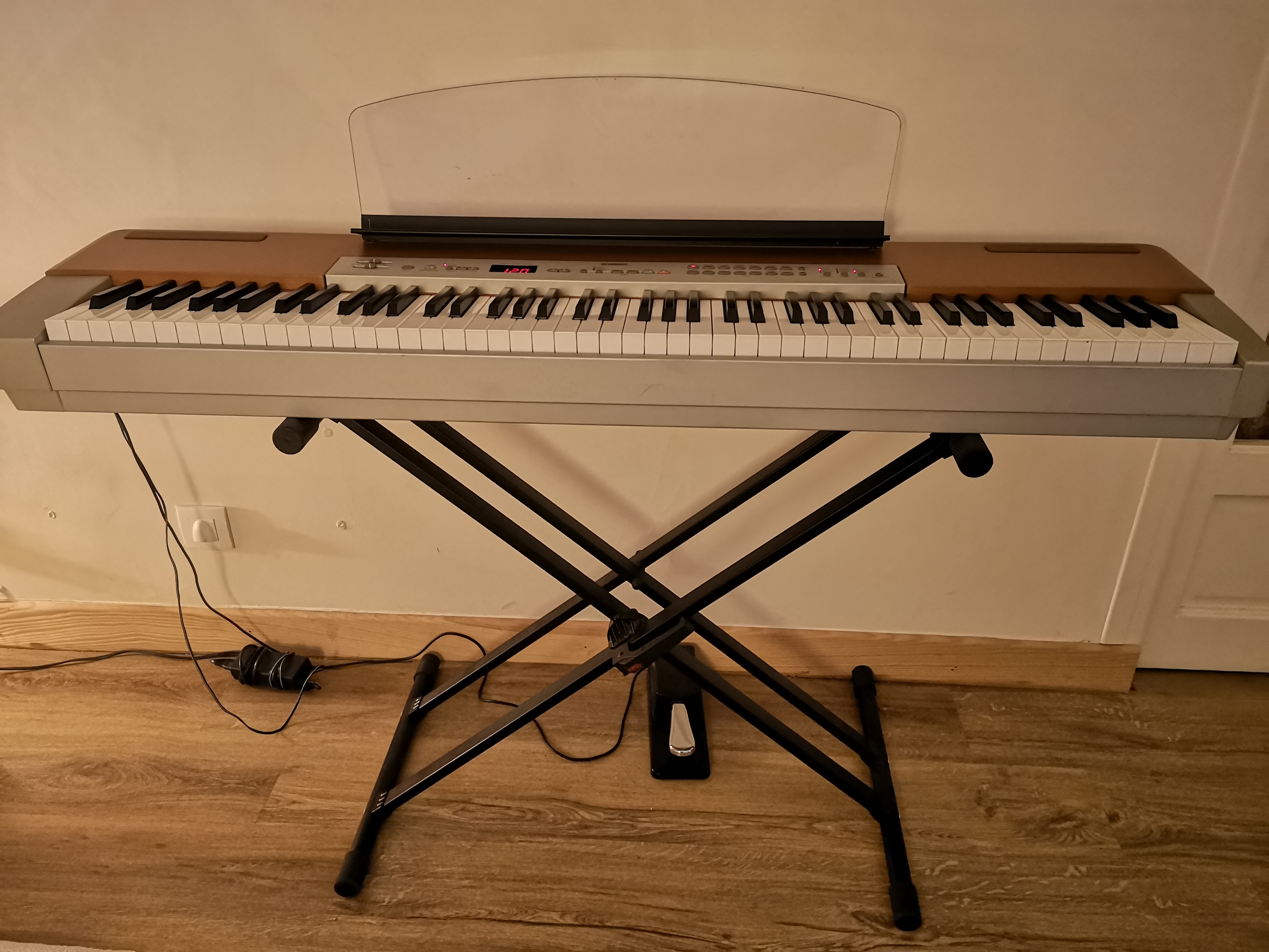 P120 Yamaha P120 Audiofanzine