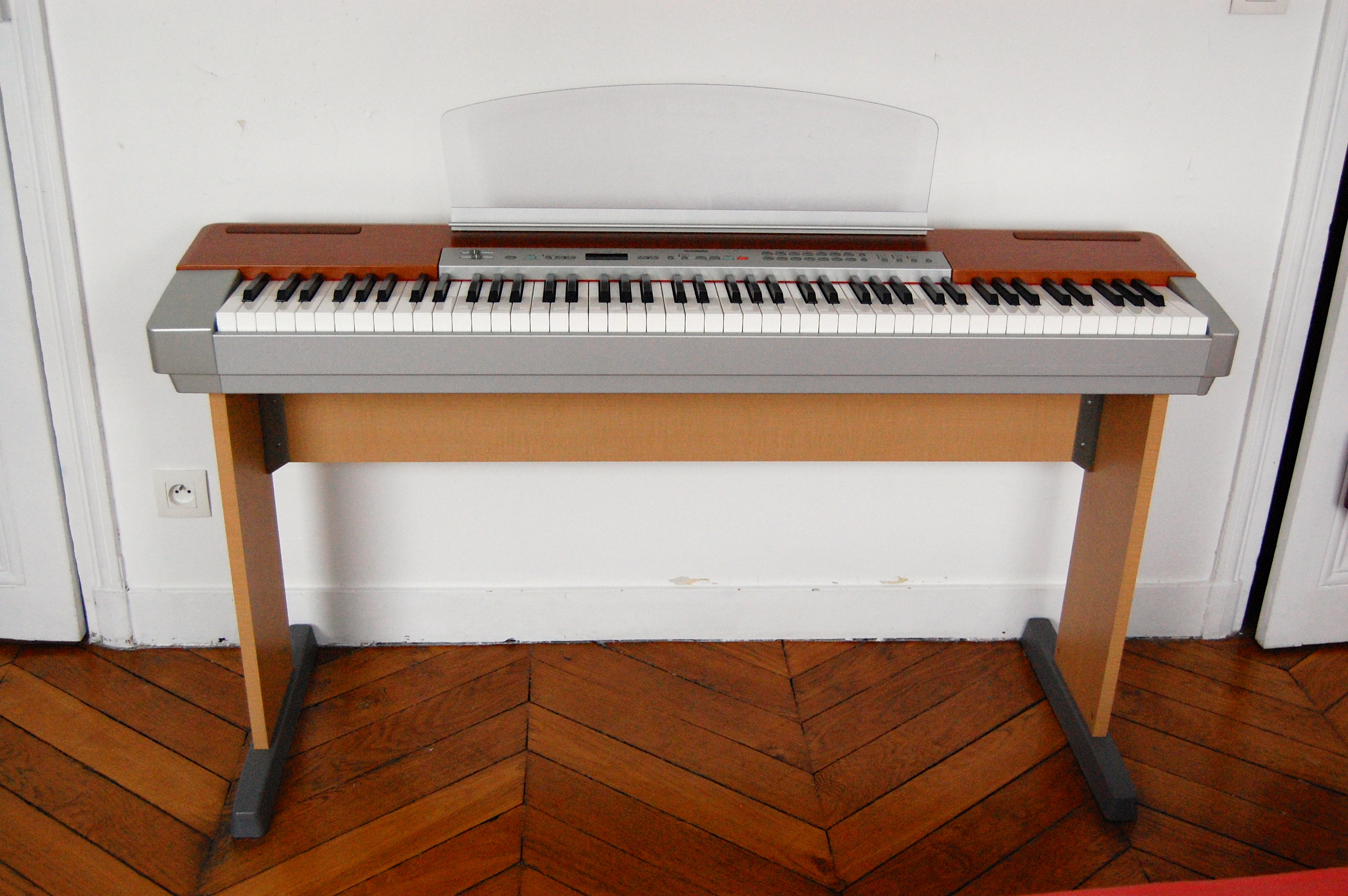 Photo Yamaha P120 Yamaha P120 (26896) (572110) Audiofanzine