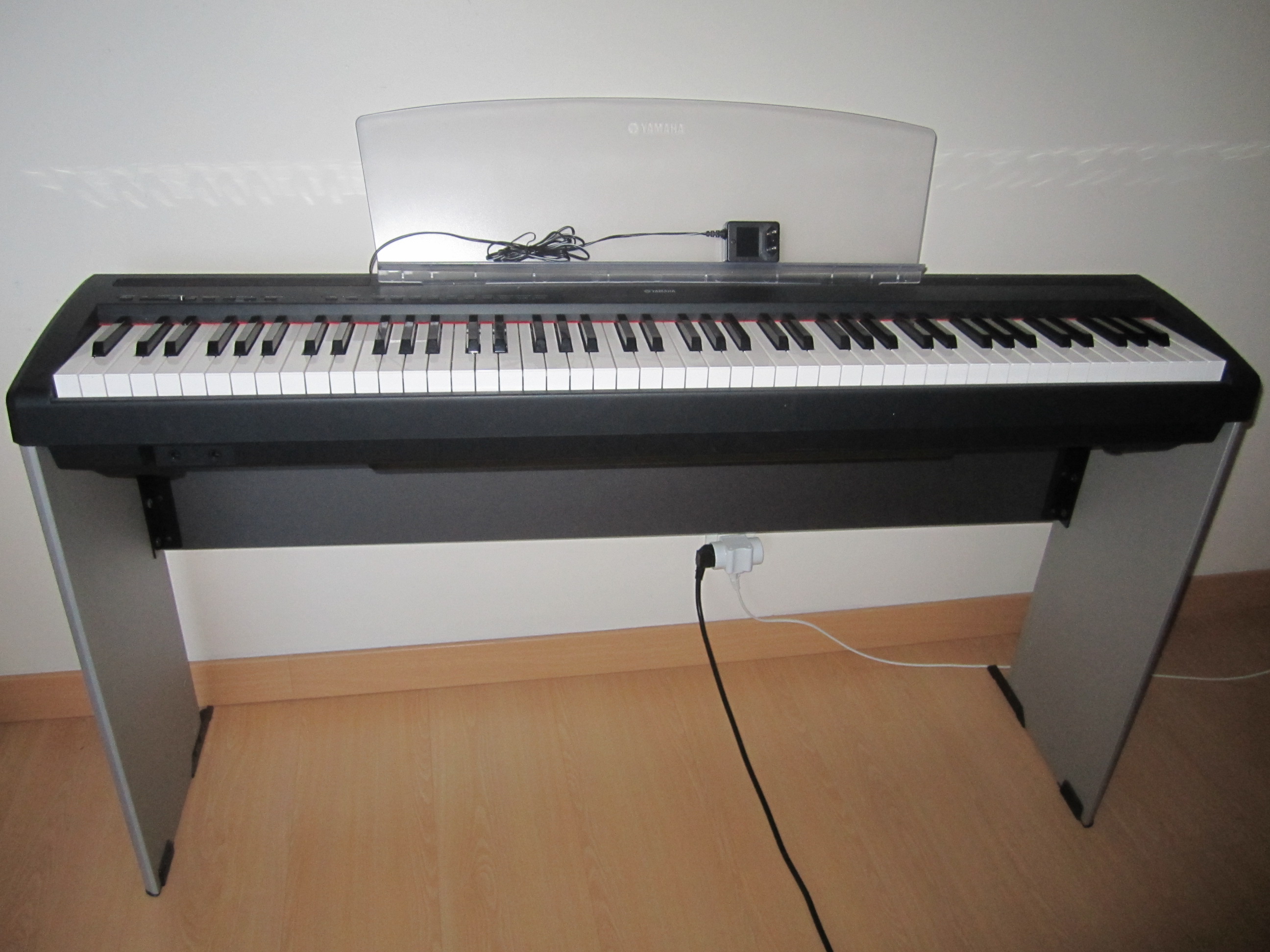 Photo Yamaha P-85 : Yamaha p85 (#529504) - Audiofanzine