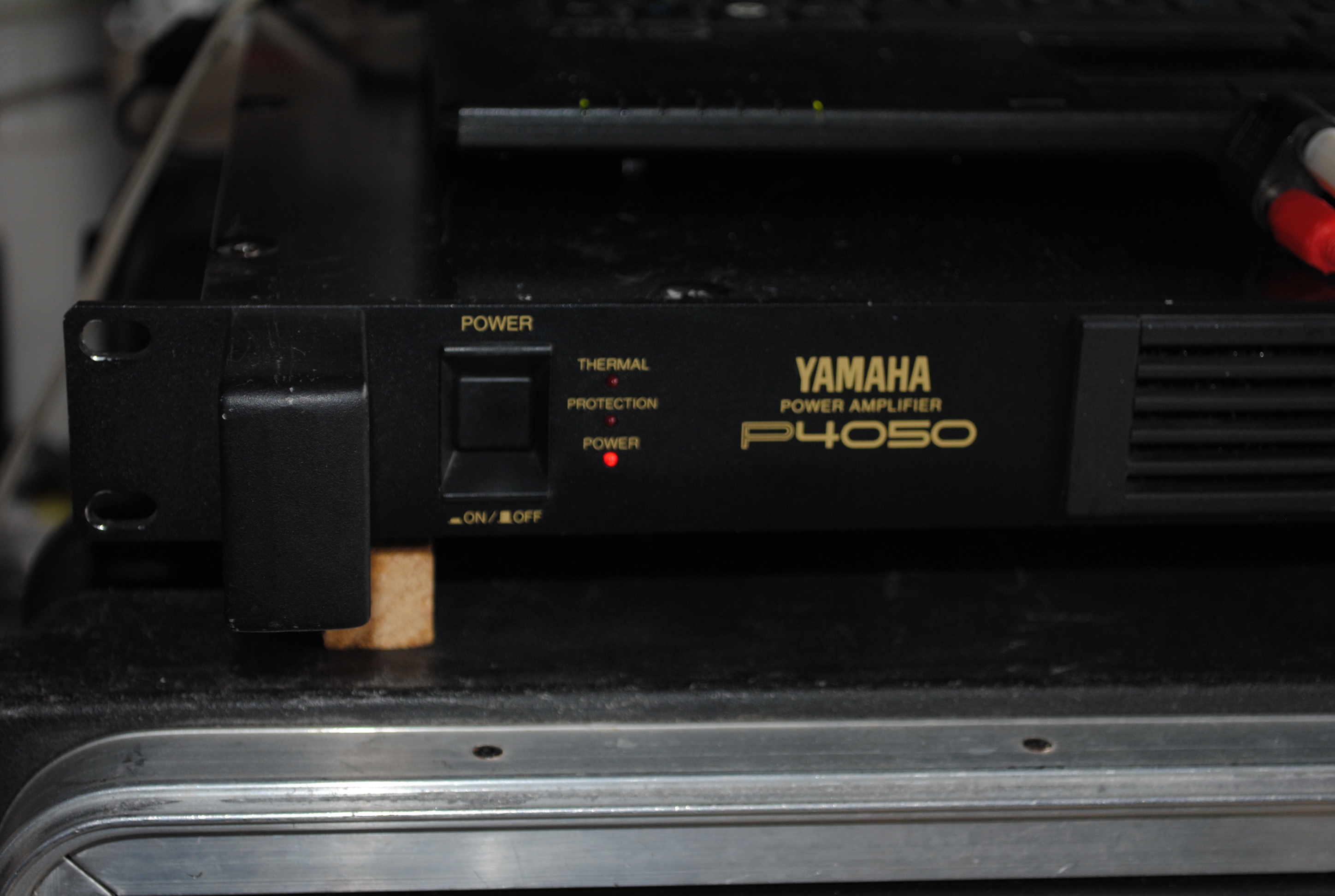 パワーアンプ YAMAHA P4050 動作確認済み - アンプ