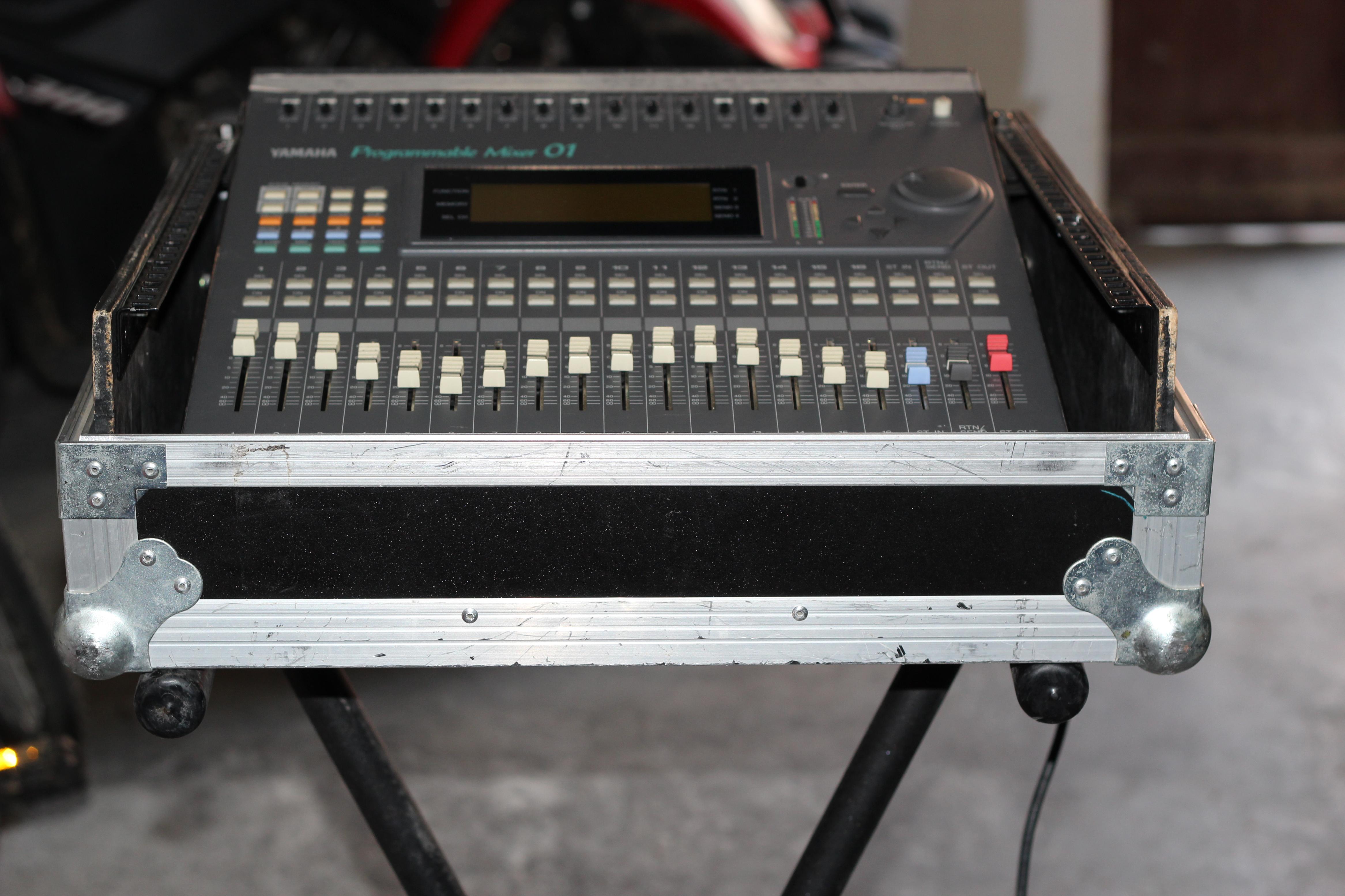 Photo Yamaha Promix 01 Yamaha Promix 01 (64254) (379351) Audiofanzine