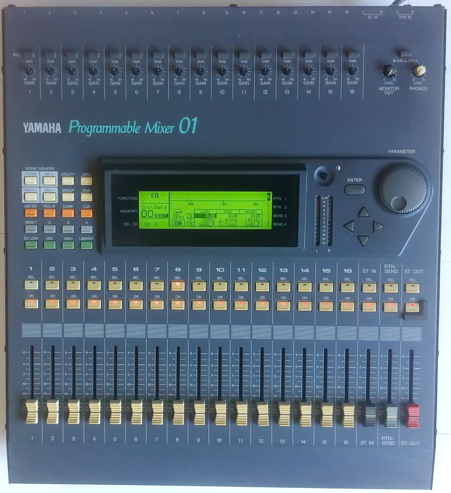 Photo Yamaha Promix 01 Yamaha Promix 01 (66677) (902596) Audiofanzine