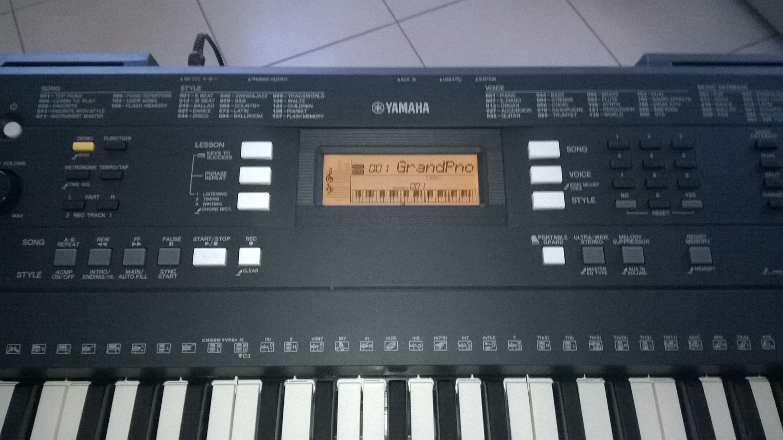 PSRE343 Yamaha PSRE343 Audiofanzine
