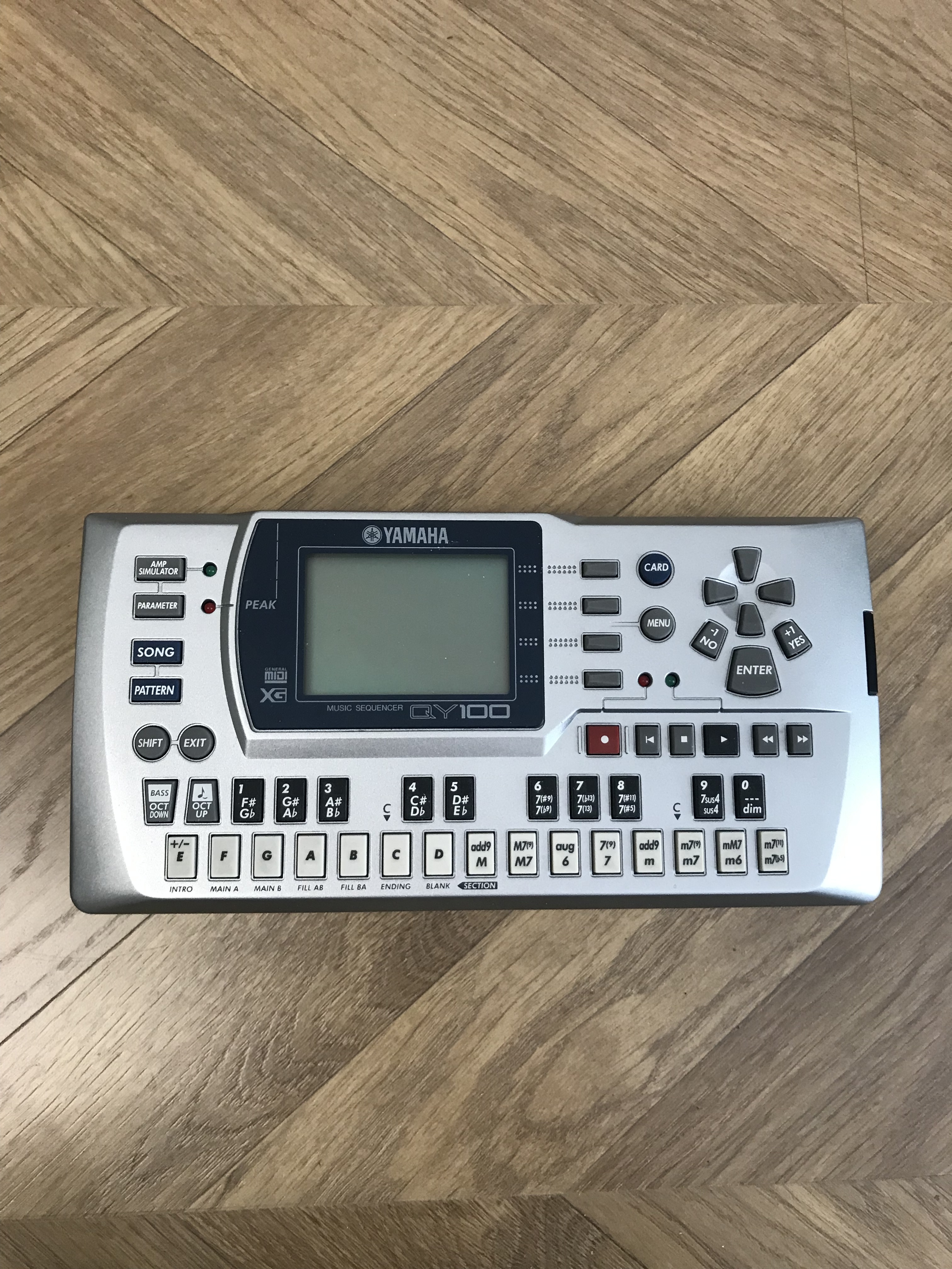 QY100 Yamaha QY100 Audiofanzine