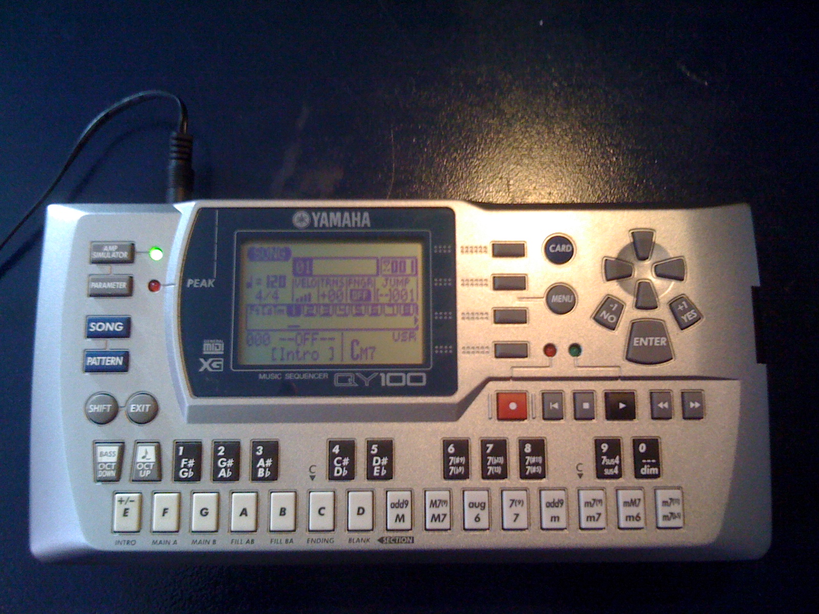 Photo Yamaha QY100 Yamaha QY100 (85235) (463465) Audiofanzine