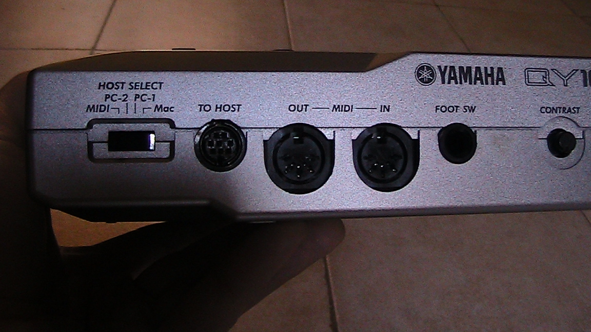 Photo Yamaha QY100 Yamaha QY100 (78917) (466105) Audiofanzine